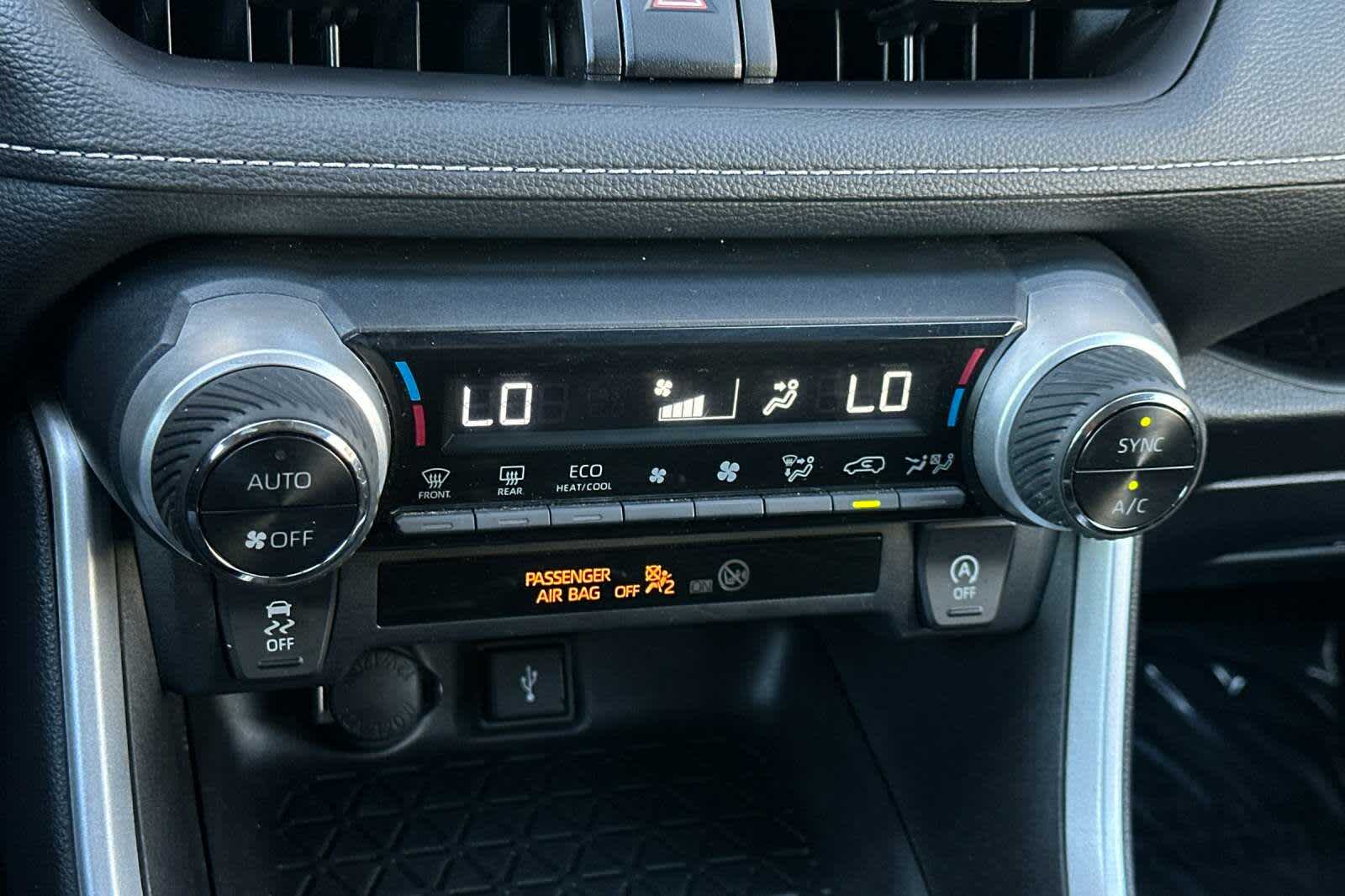 Thumbnail: 2022 Toyota RAV4 - 22