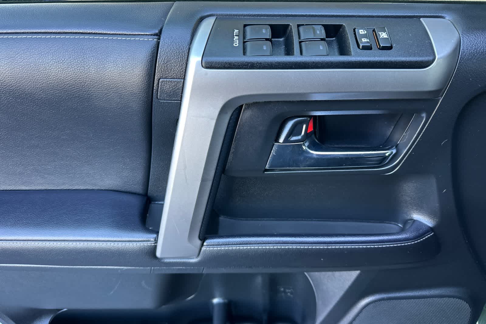 Thumbnail: 2022 Toyota 4Runner - 12