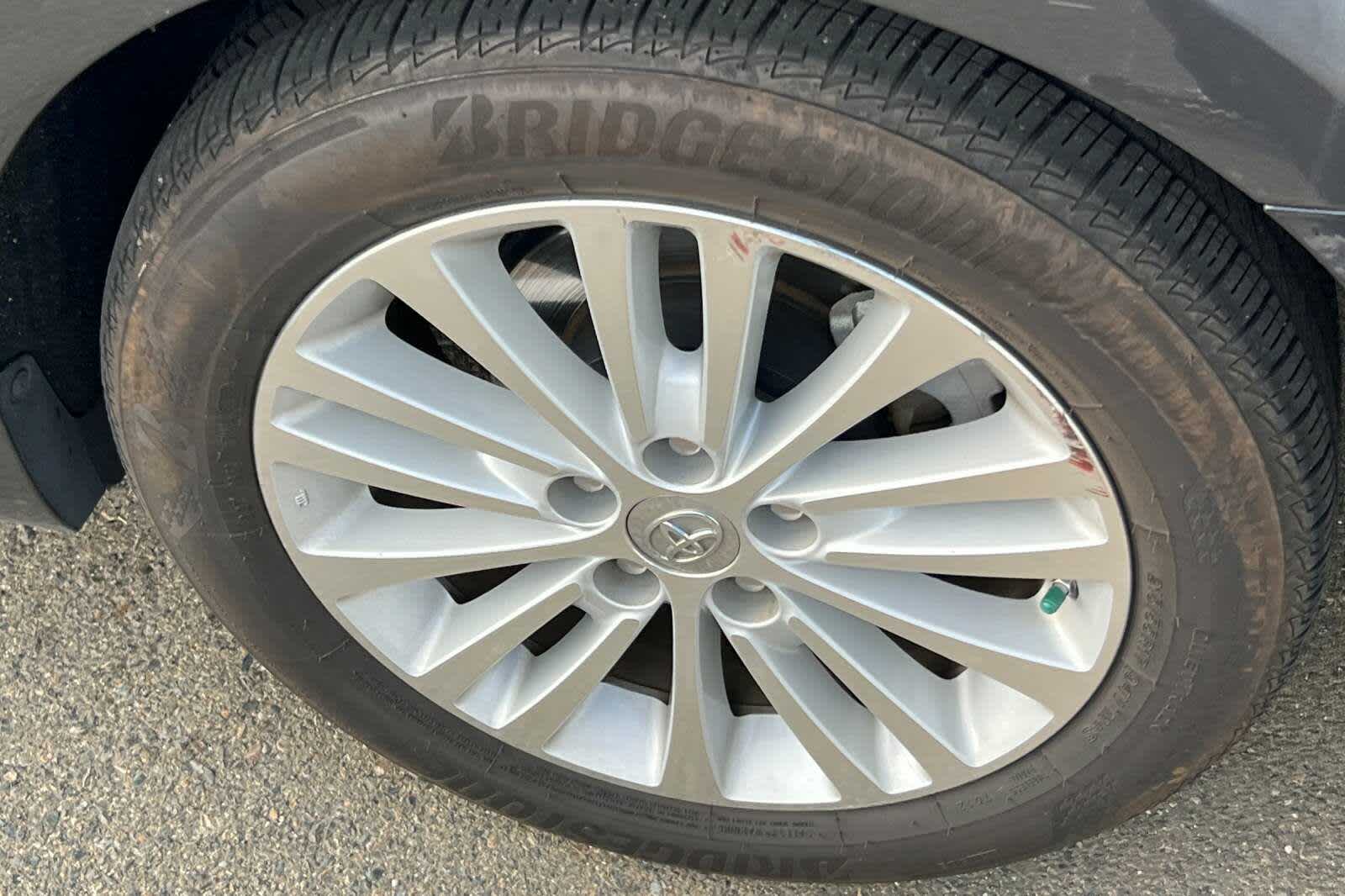 Thumbnail: 2013 Toyota Avalon - 17