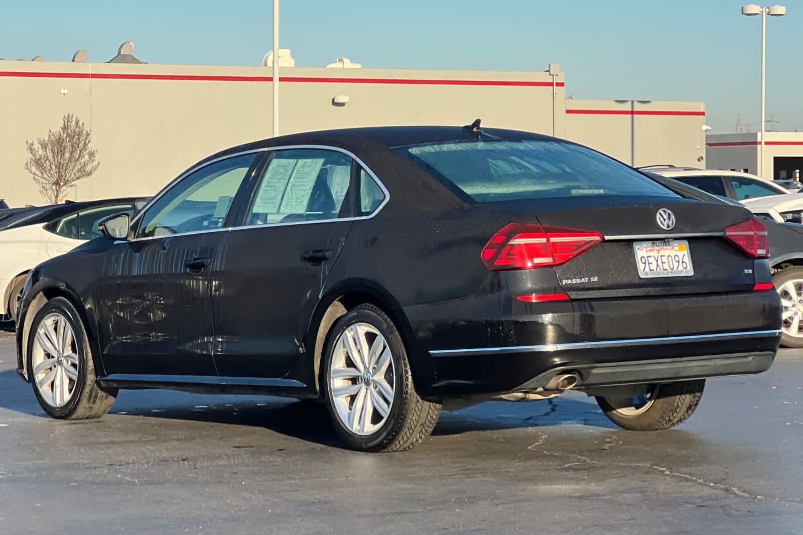 Thumbnail: 2018 Volkswagen Passat - 7