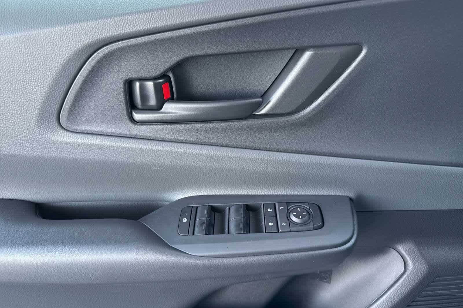 2025 Toyota Prius LE 12