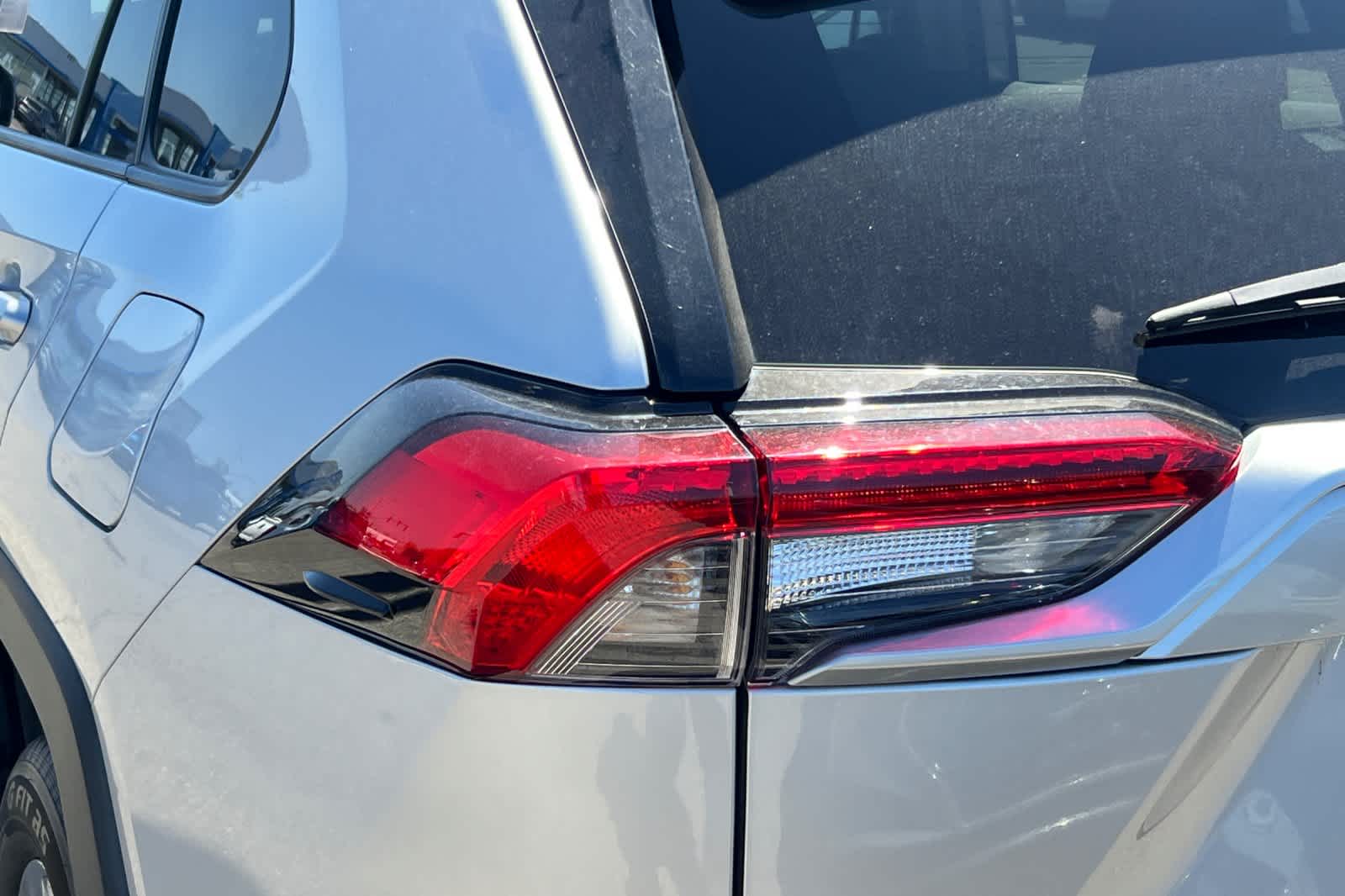 Thumbnail: 2022 Toyota RAV4 - 20
