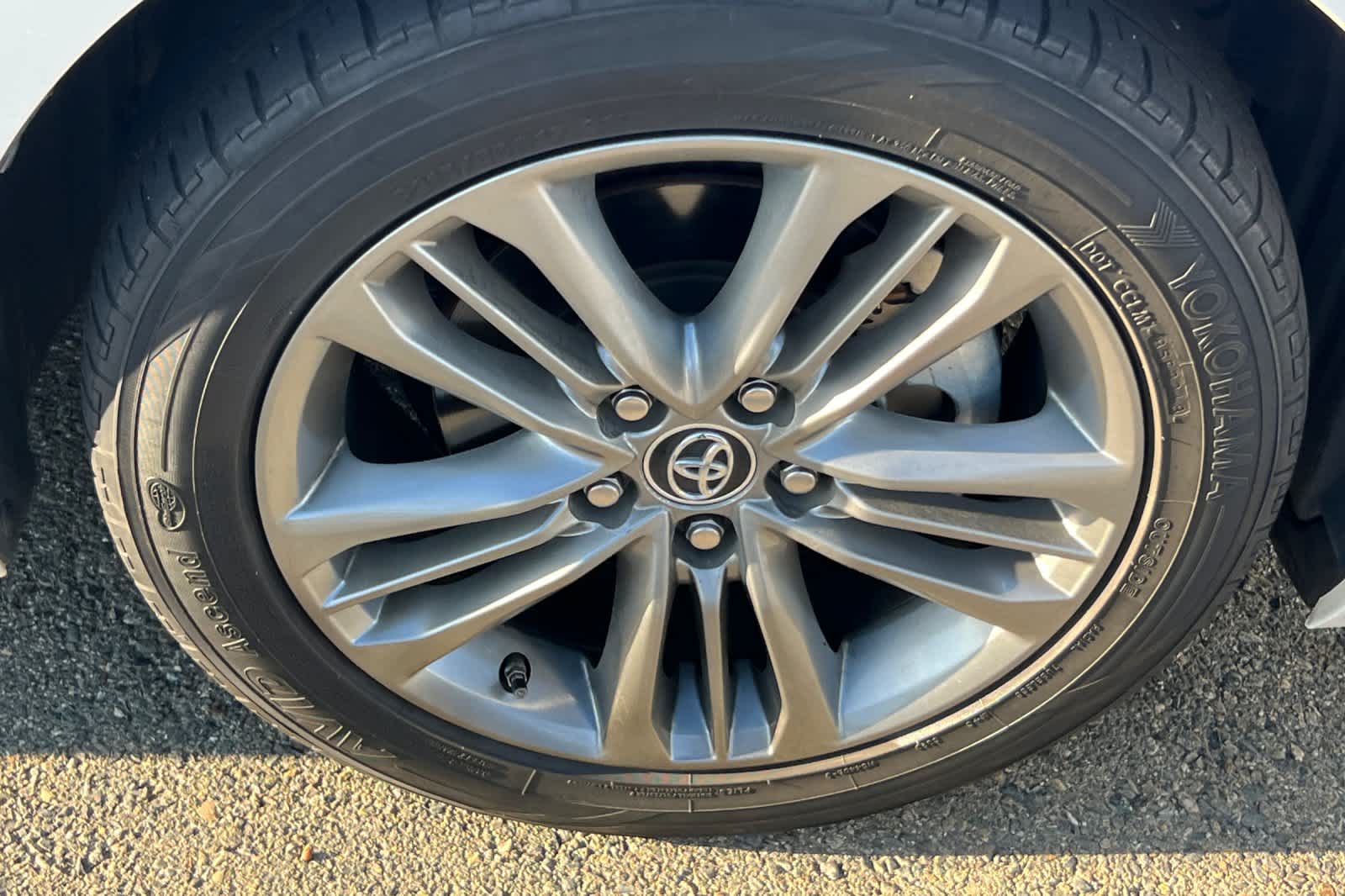 Thumbnail: 2016 Toyota Camry - 15