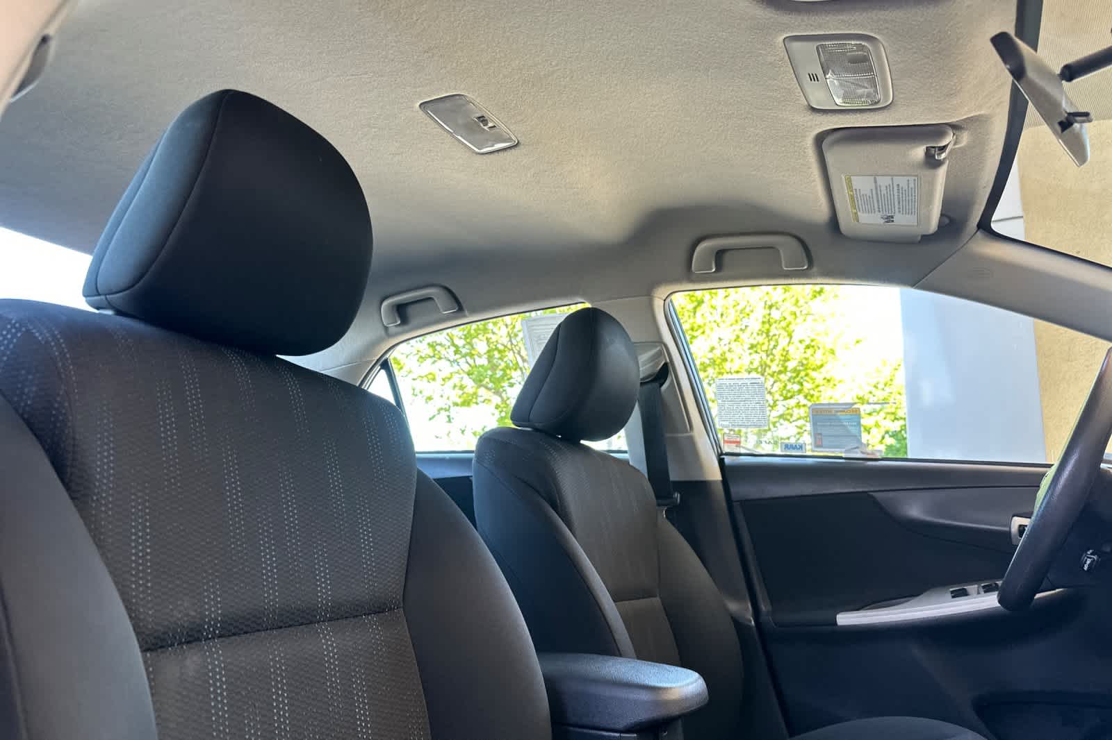 Thumbnail: 2011 Toyota Corolla - 17