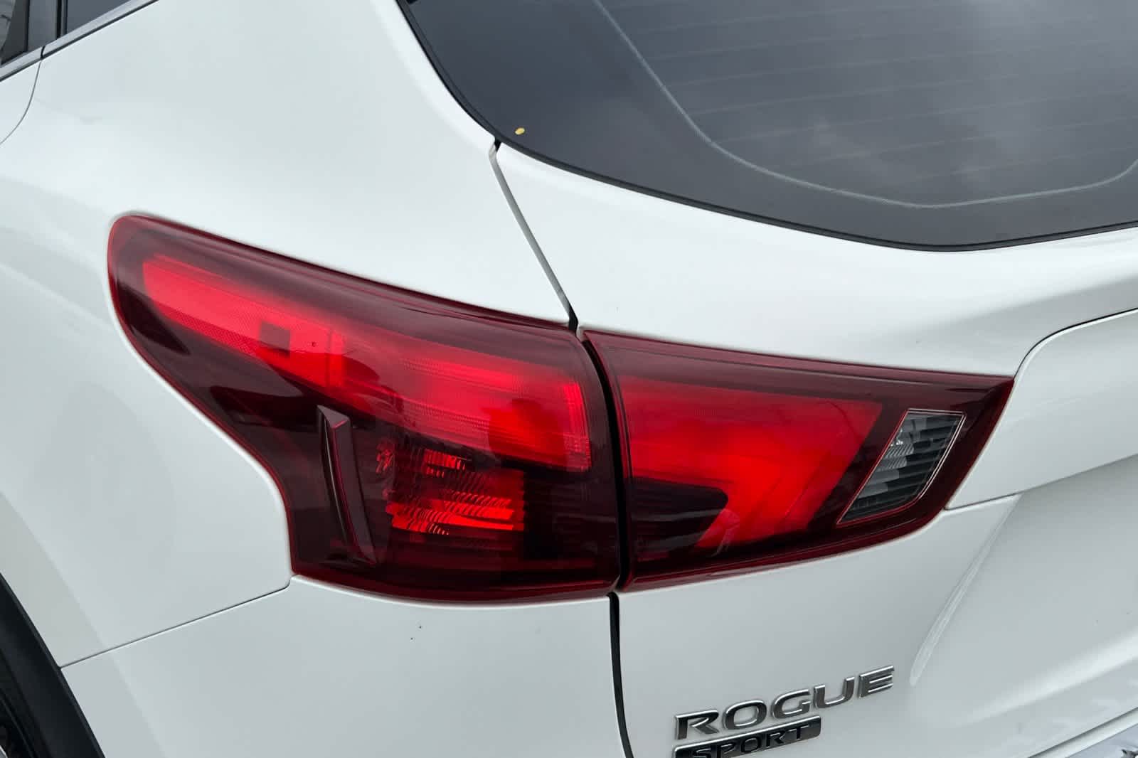 Thumbnail: 2017 Nissan Rogue Sport - 15