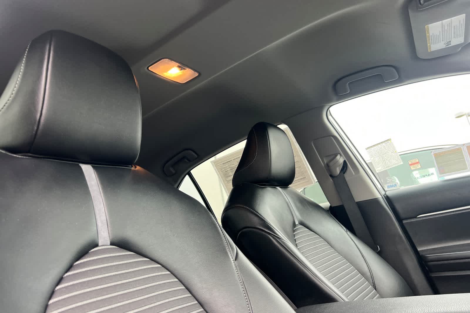 Thumbnail: 2022 Toyota Camry - 16