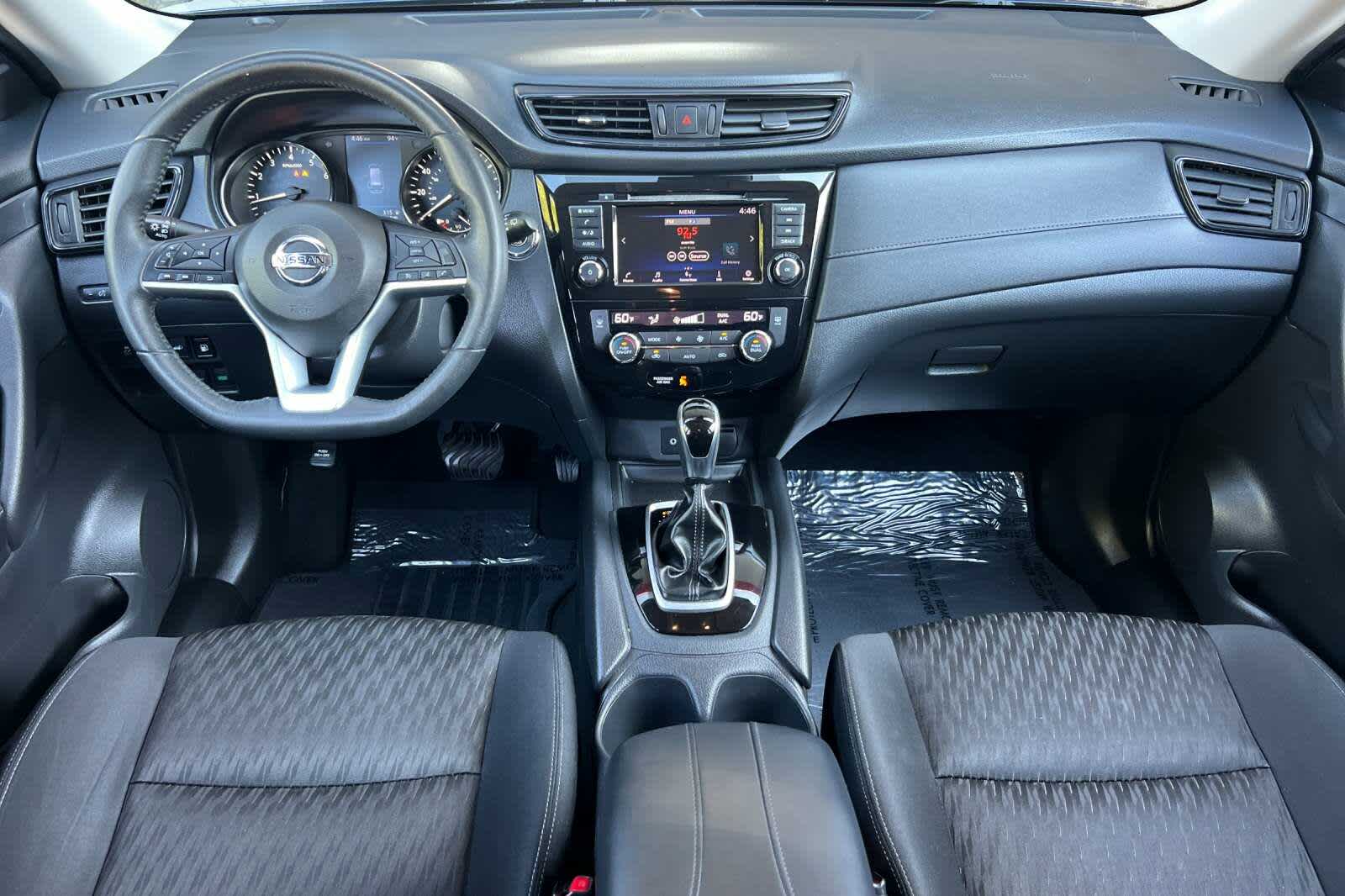 2019 Nissan Rogue SV 3
