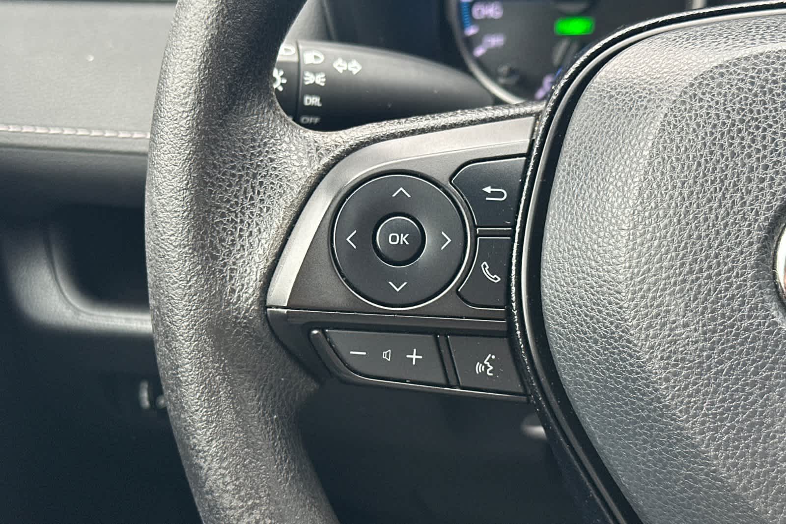 Thumbnail: 2021 Toyota RAV4 - 25