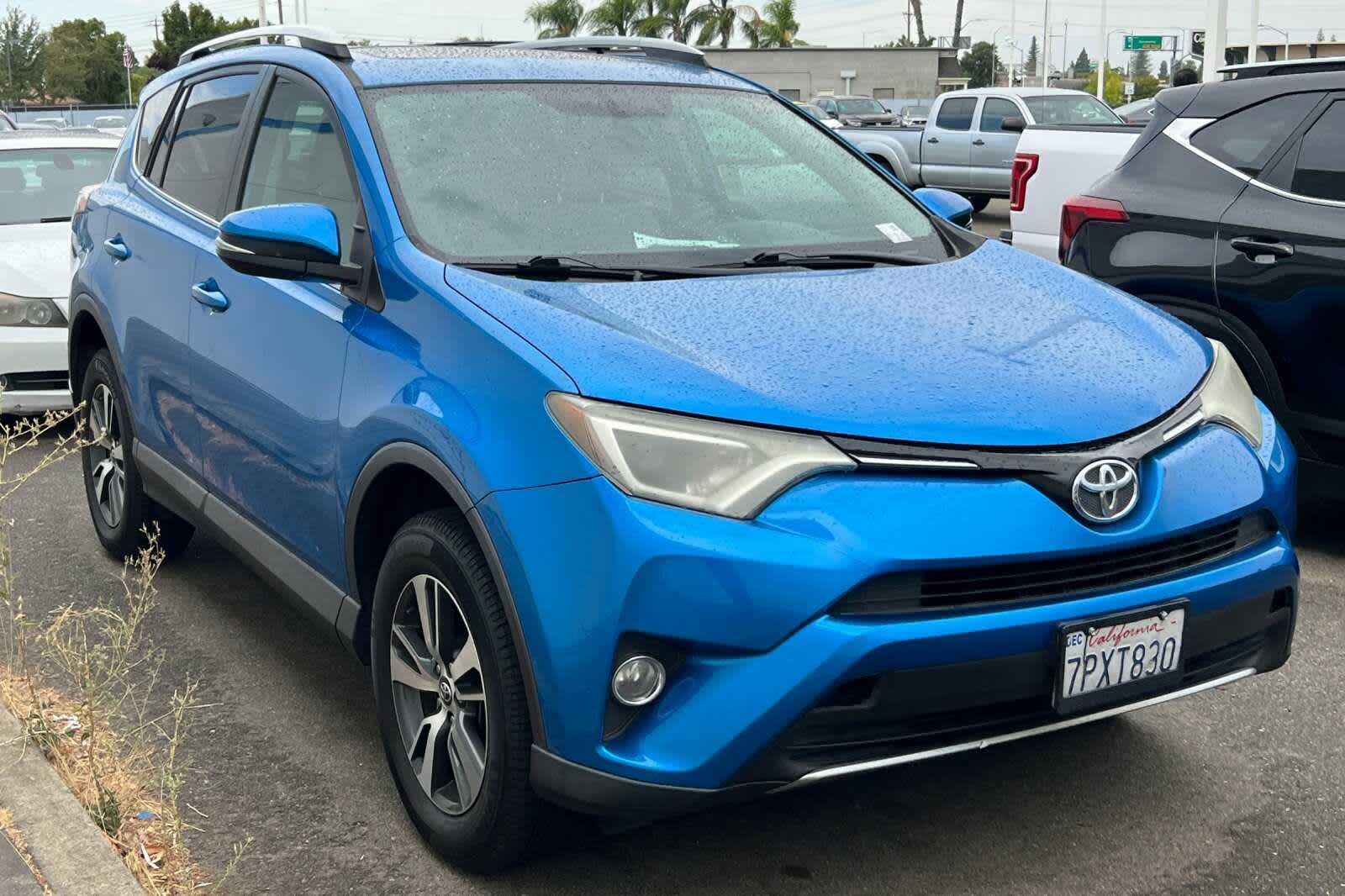 Thumbnail: 2016 Toyota RAV4 - 3