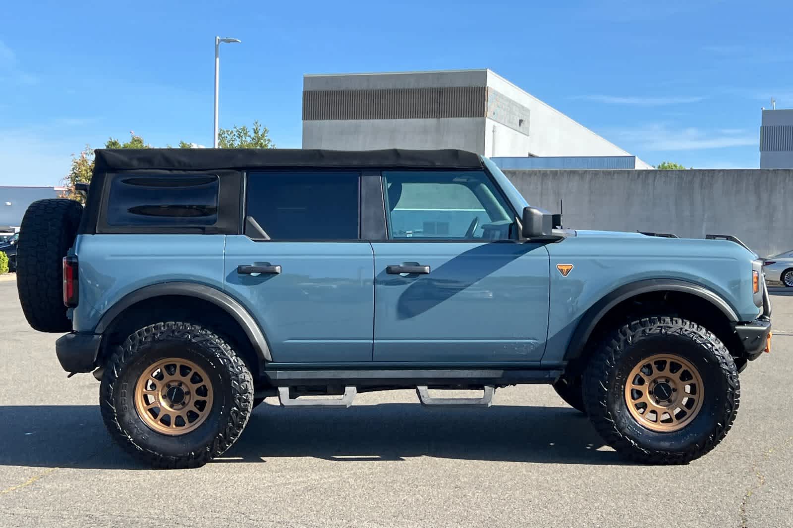 Thumbnail: 2021 Ford Bronco - 6