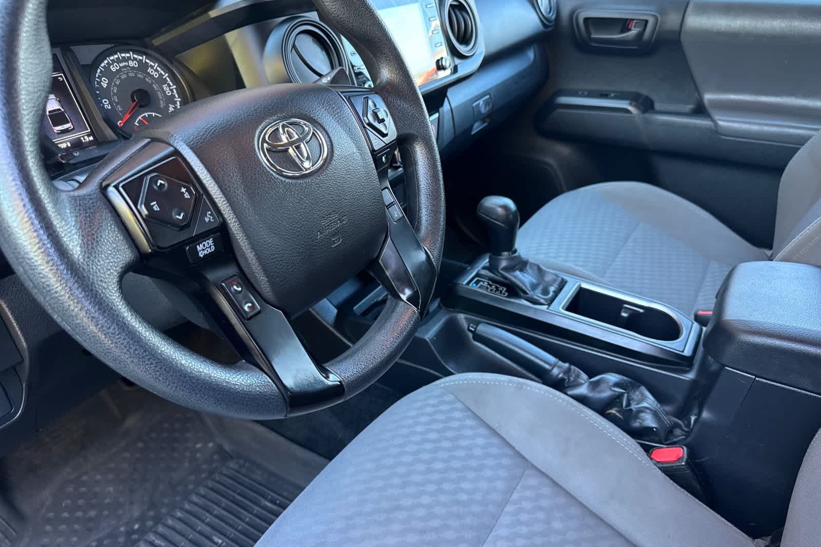 Thumbnail: 2022 Toyota Tacoma - 11