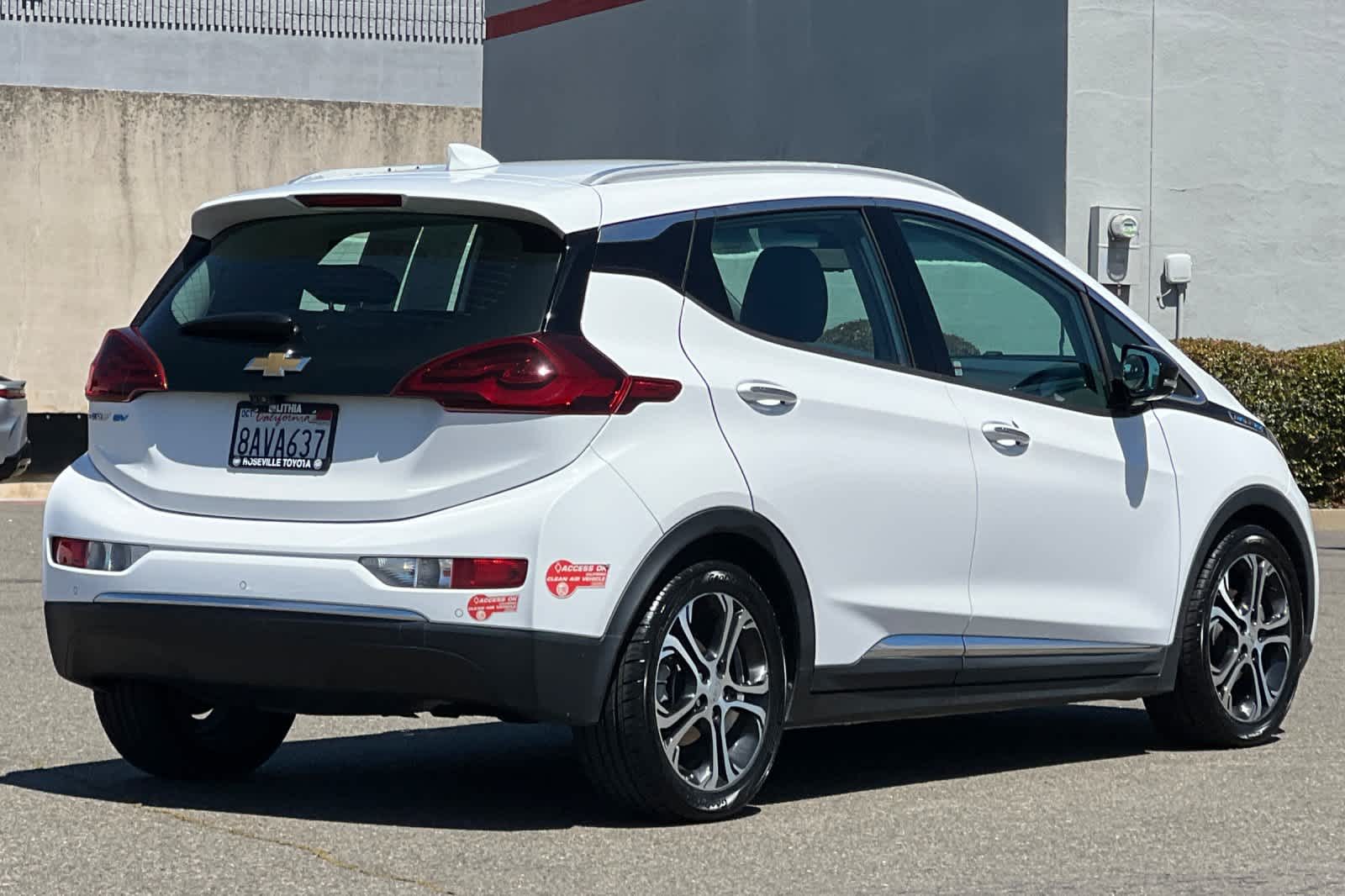 Thumbnail: 2017 Chevrolet Bolt EV - 2