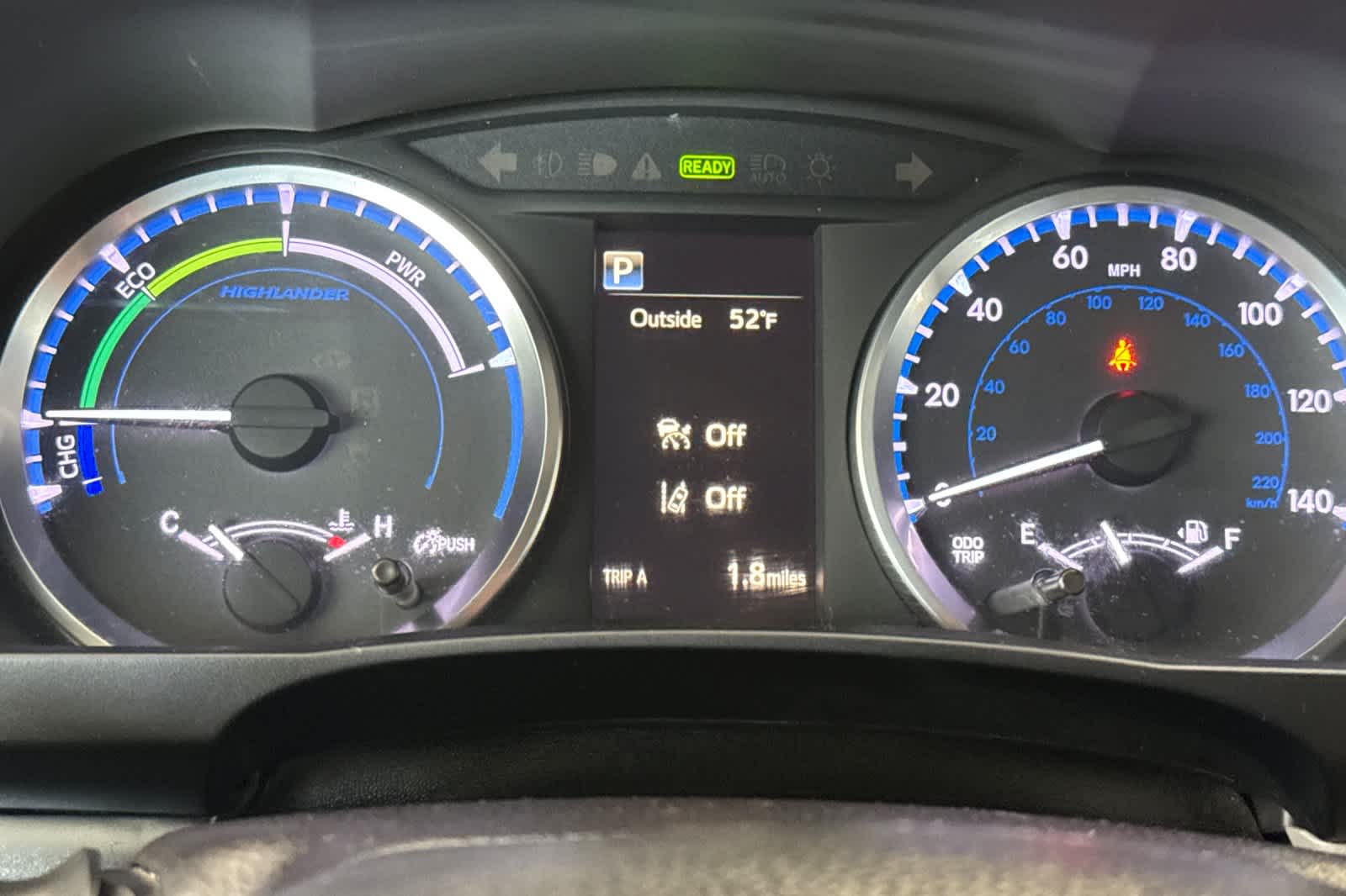 2018 Toyota Highlander LE 29