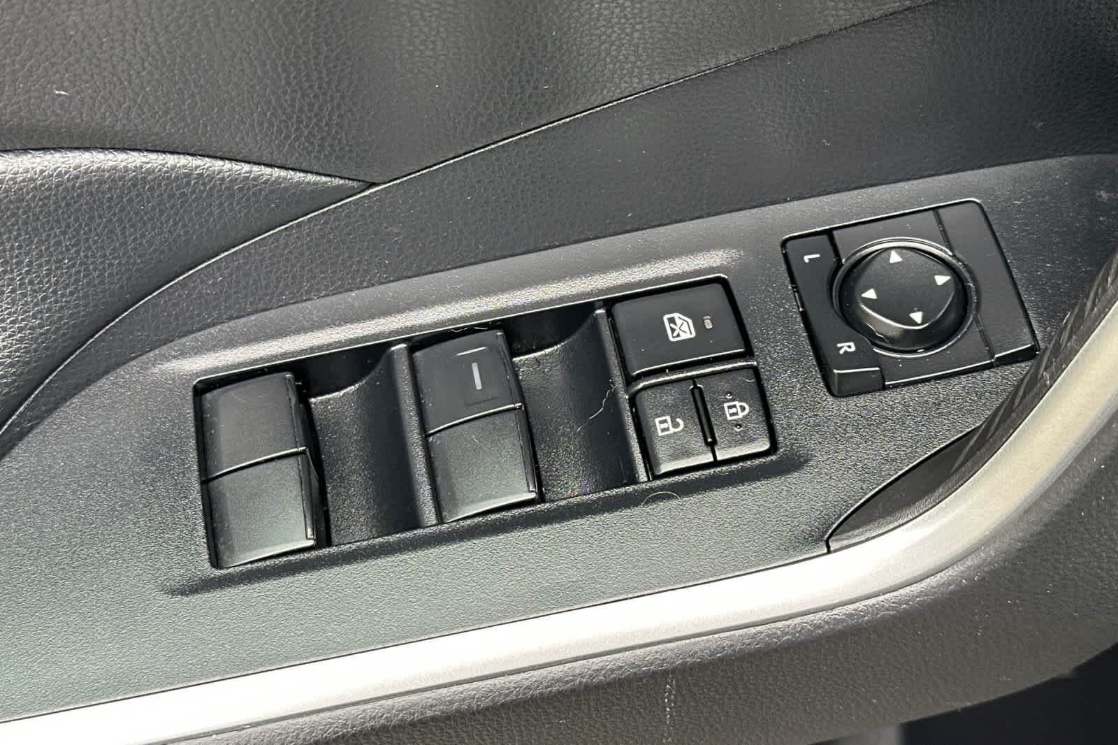 Thumbnail: 2022 Toyota RAV4 - 13