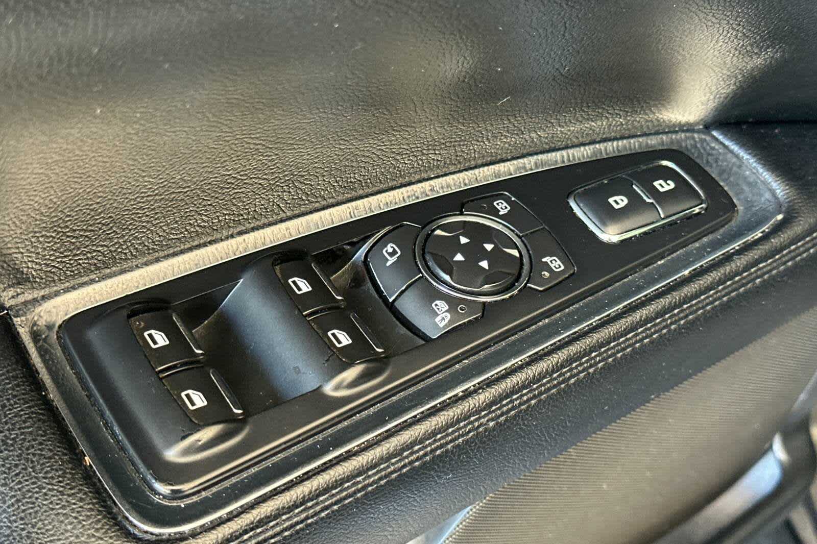 Thumbnail: 2018 Lincoln Continental - 13