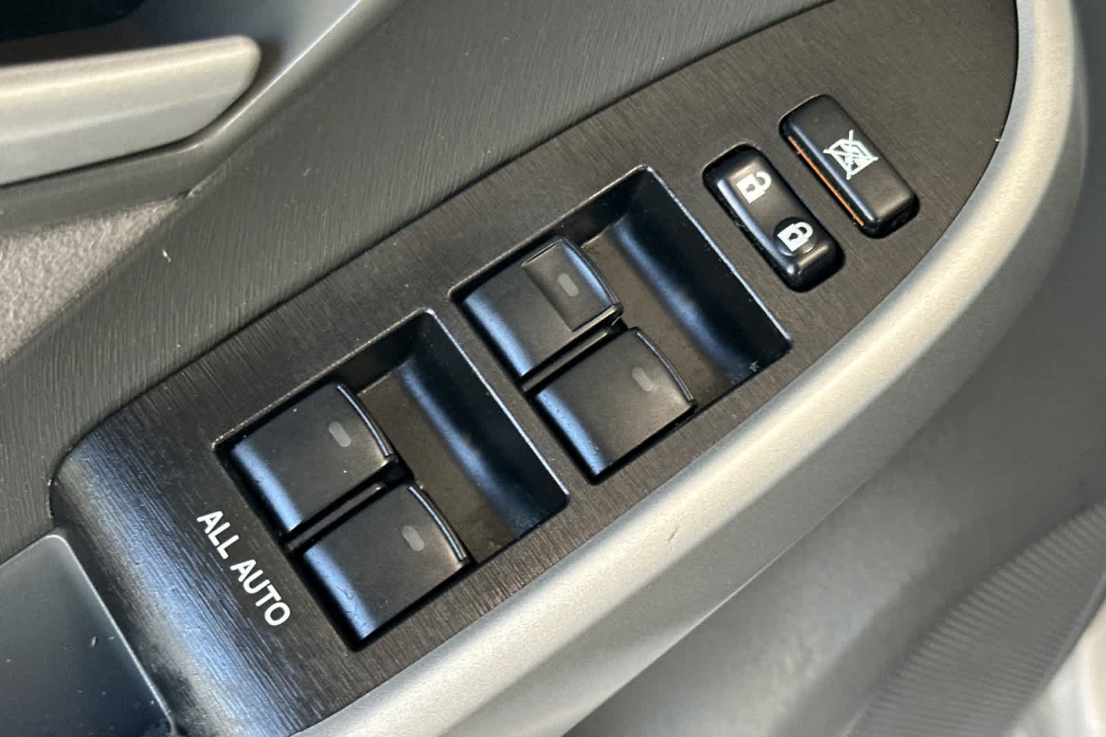 Thumbnail: 2011 Toyota Prius - 13