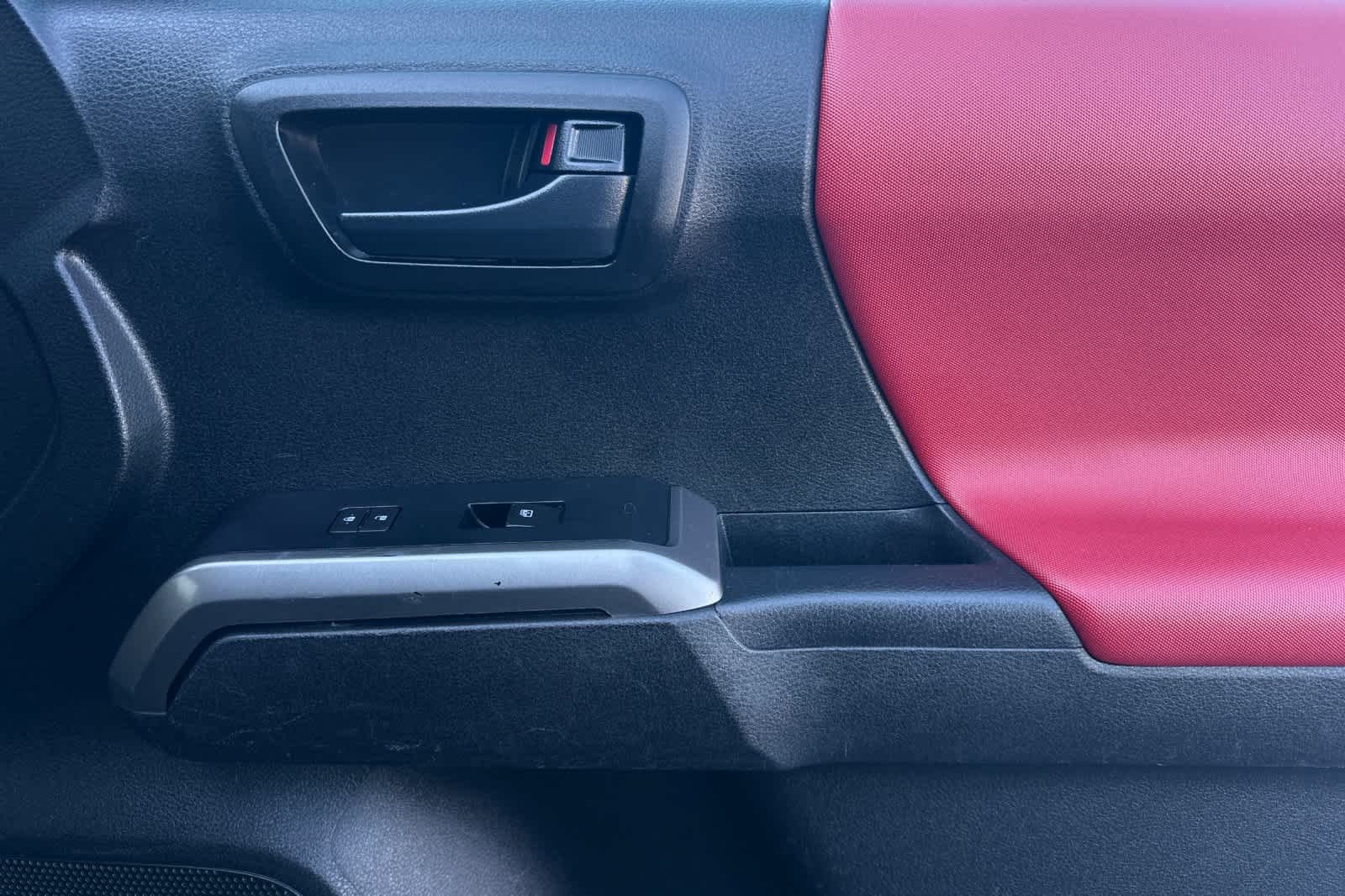 Thumbnail: 2021 Toyota Tacoma - 18