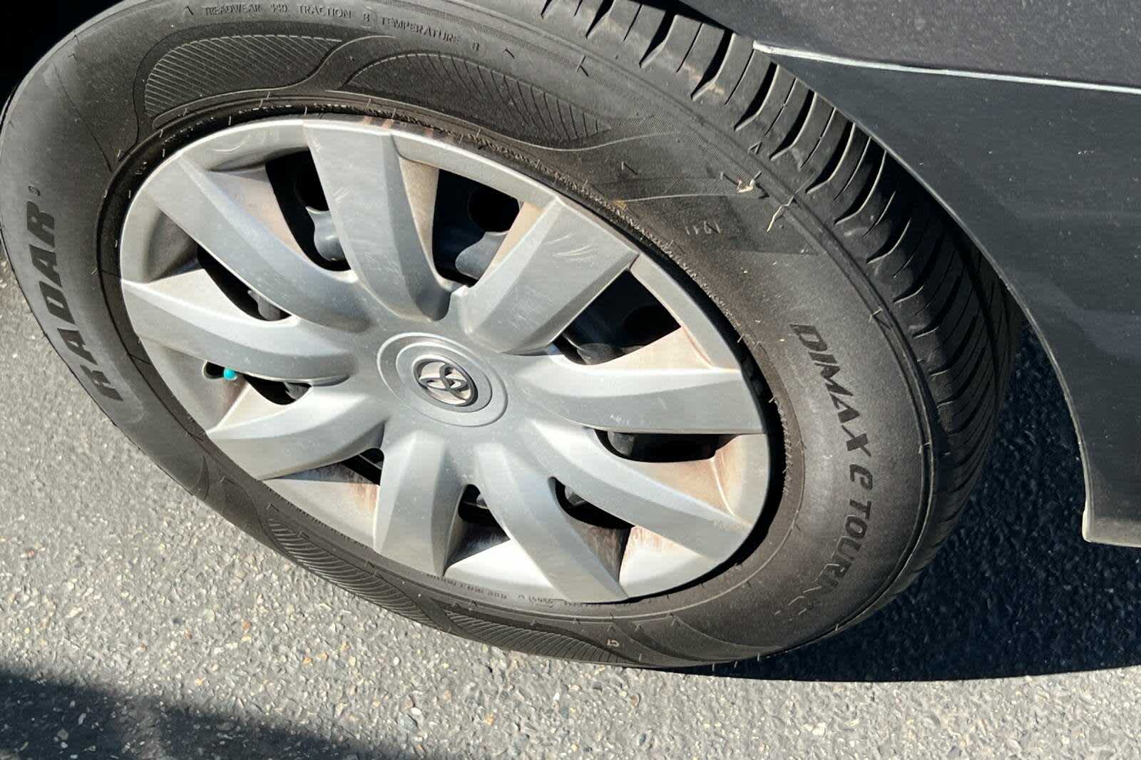 2005 Toyota Camry LE 18