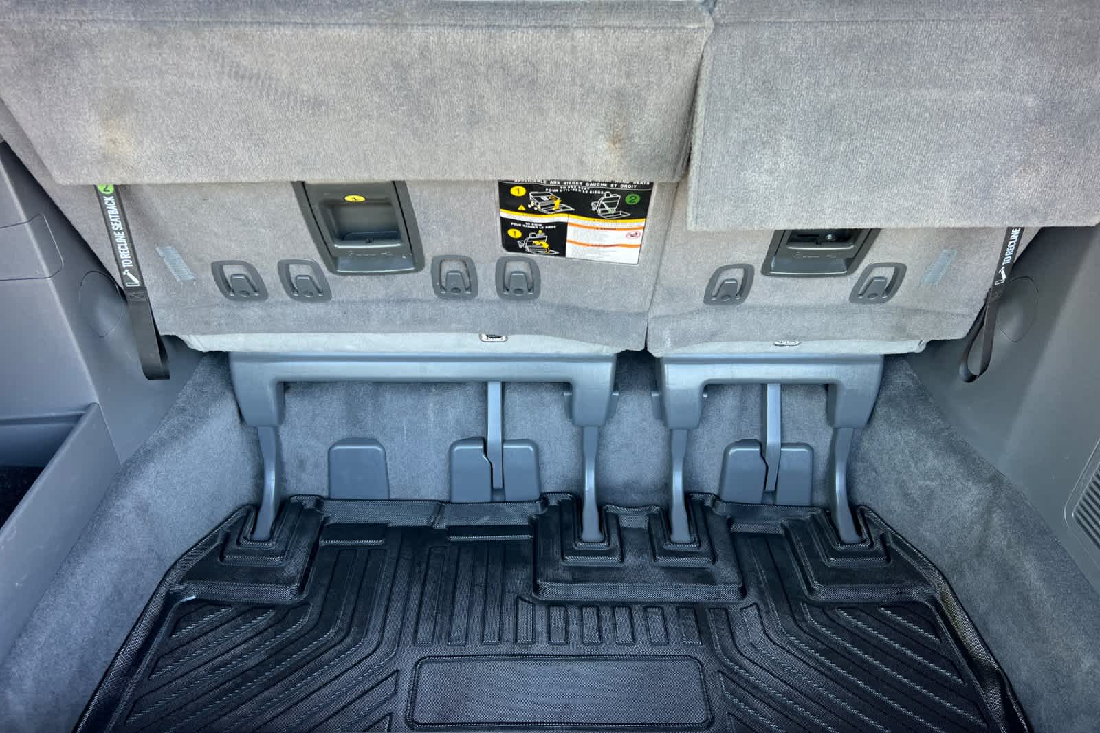 Thumbnail: 2018 Toyota Sienna - 17
