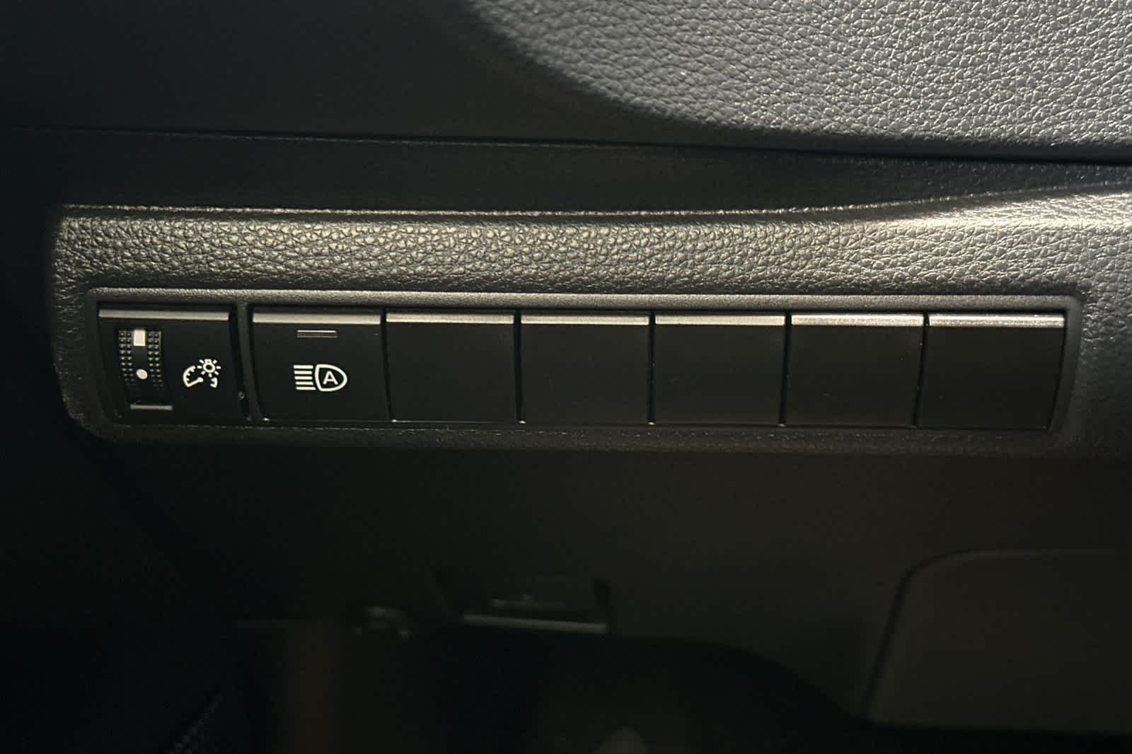 Thumbnail: 2023 Toyota Corolla - 28