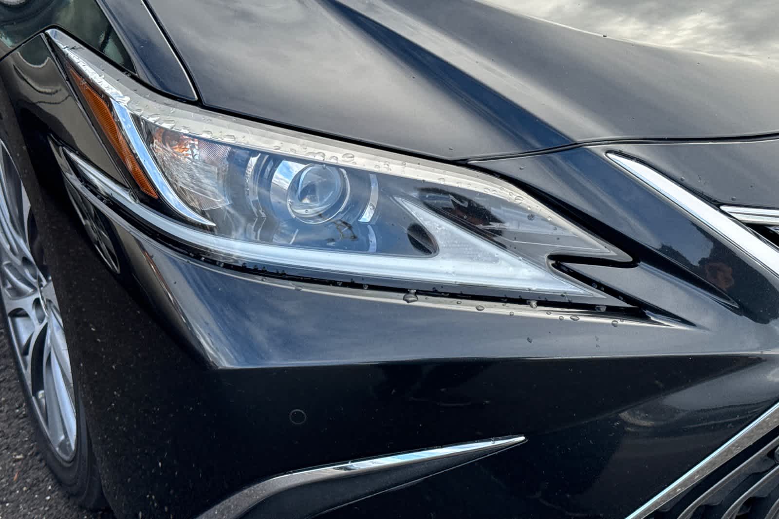 Thumbnail: 2021 Lexus ES - 8