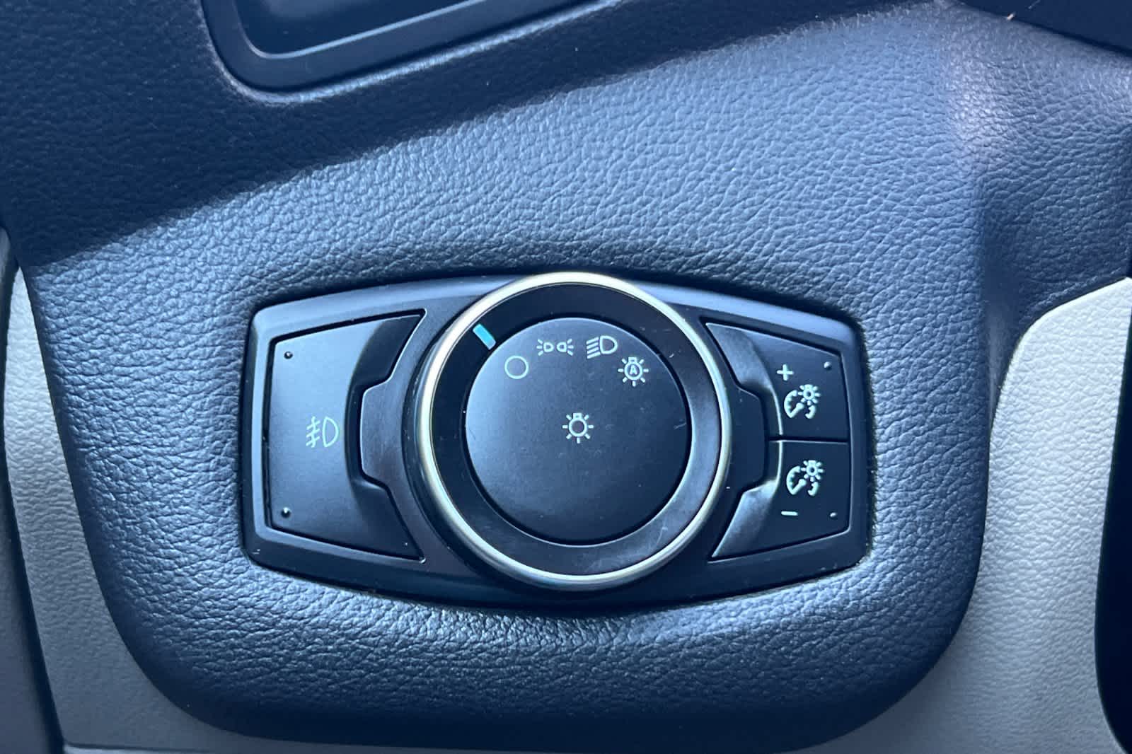 Thumbnail: 2016 Ford Escape - 28