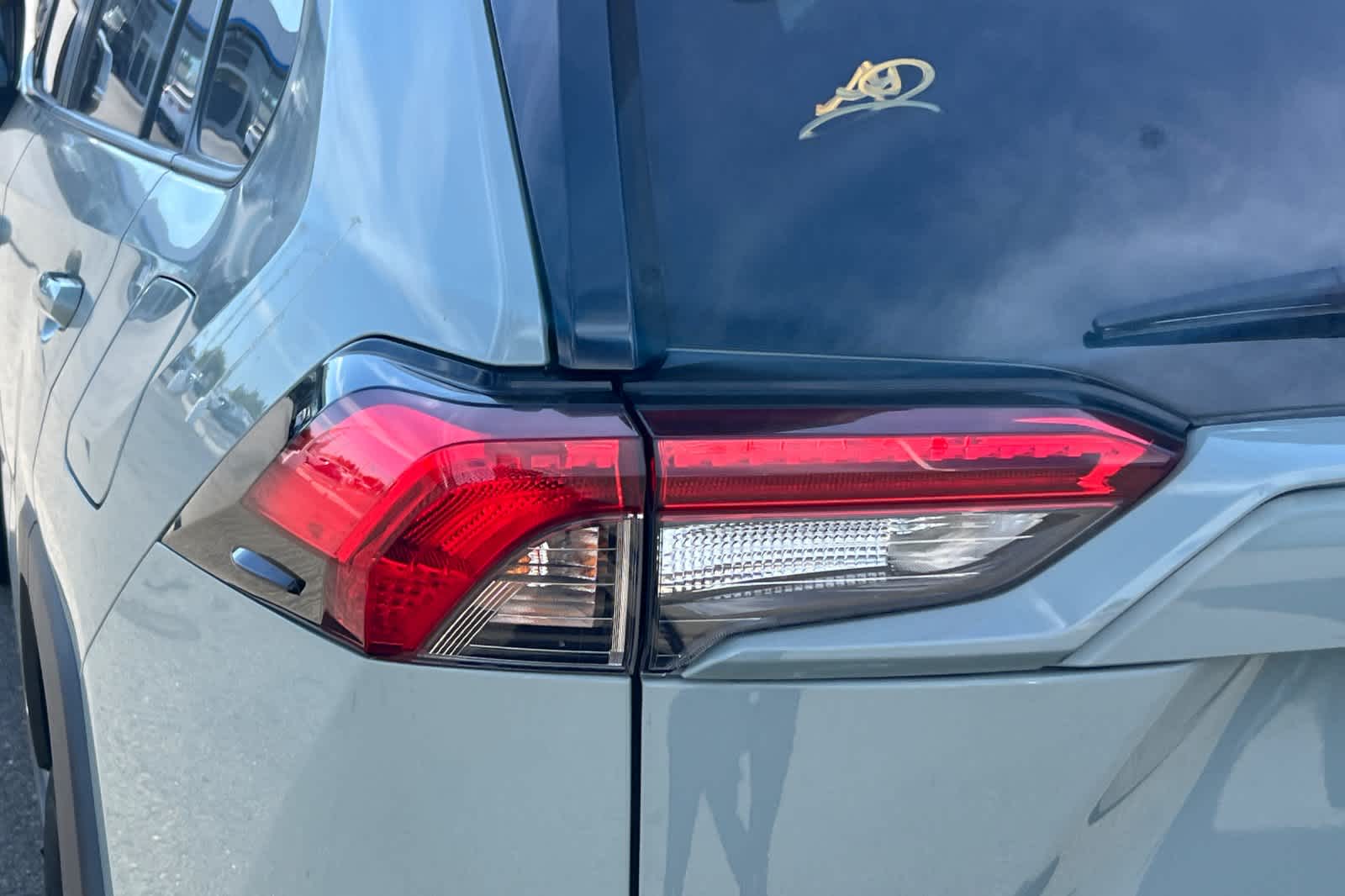 Thumbnail: 2022 Toyota RAV4 - 14