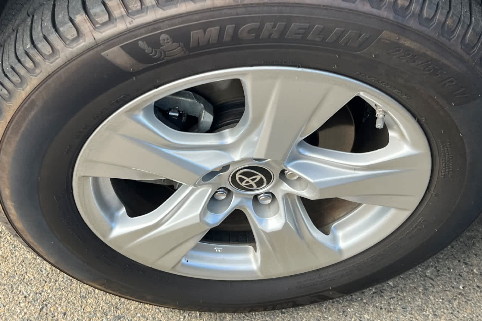 Thumbnail: 2021 Toyota RAV4 - 10