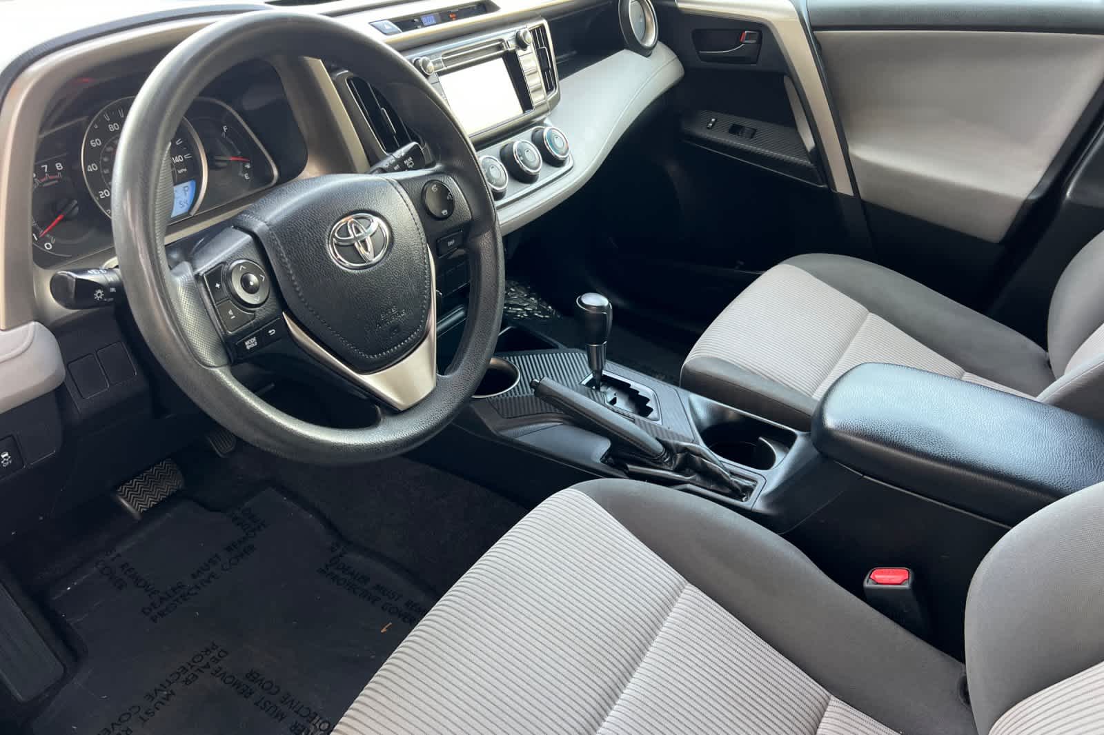 Thumbnail: 2015 Toyota RAV4 - 11