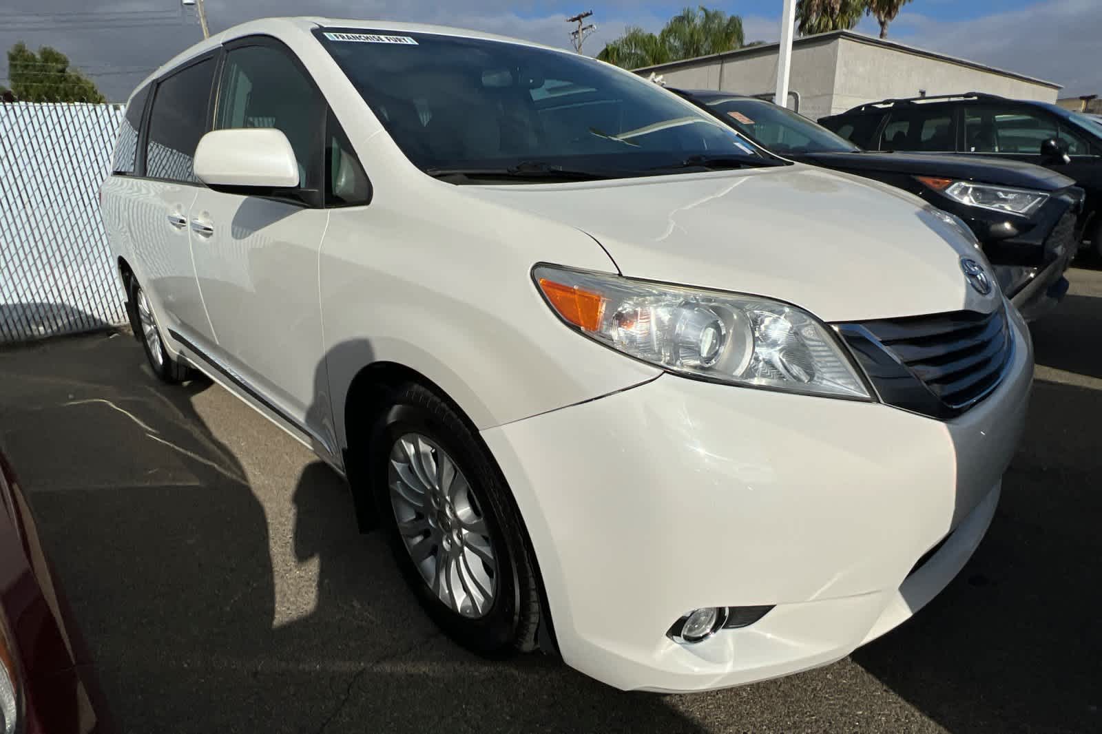 2016 Toyota Sienna XLE 4