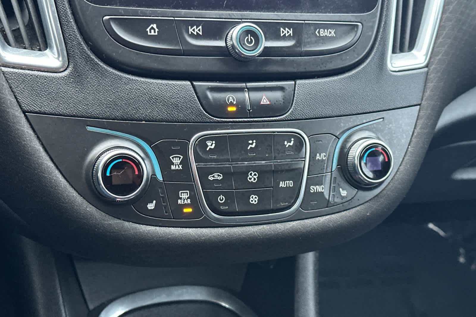 Thumbnail: 2021 Chevrolet Malibu - 21