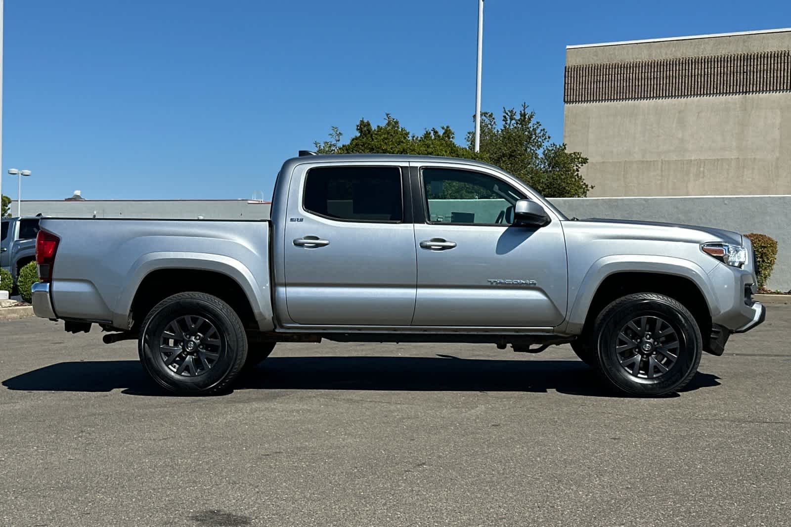 Thumbnail: 2023 Toyota Tacoma - 6