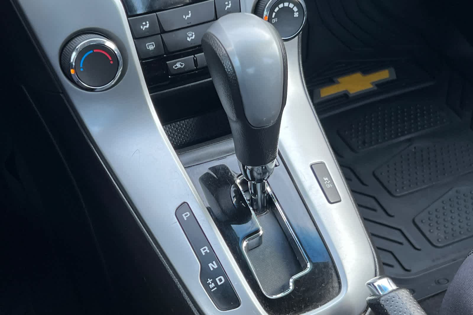 Thumbnail: 2015 Chevrolet Cruze - 21