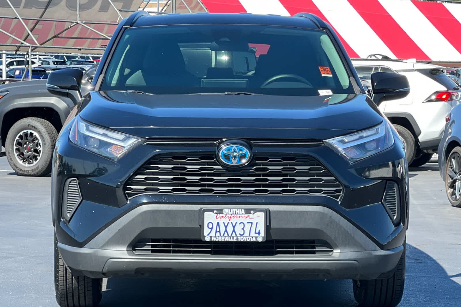 Thumbnail: 2022 Toyota RAV4 - 10