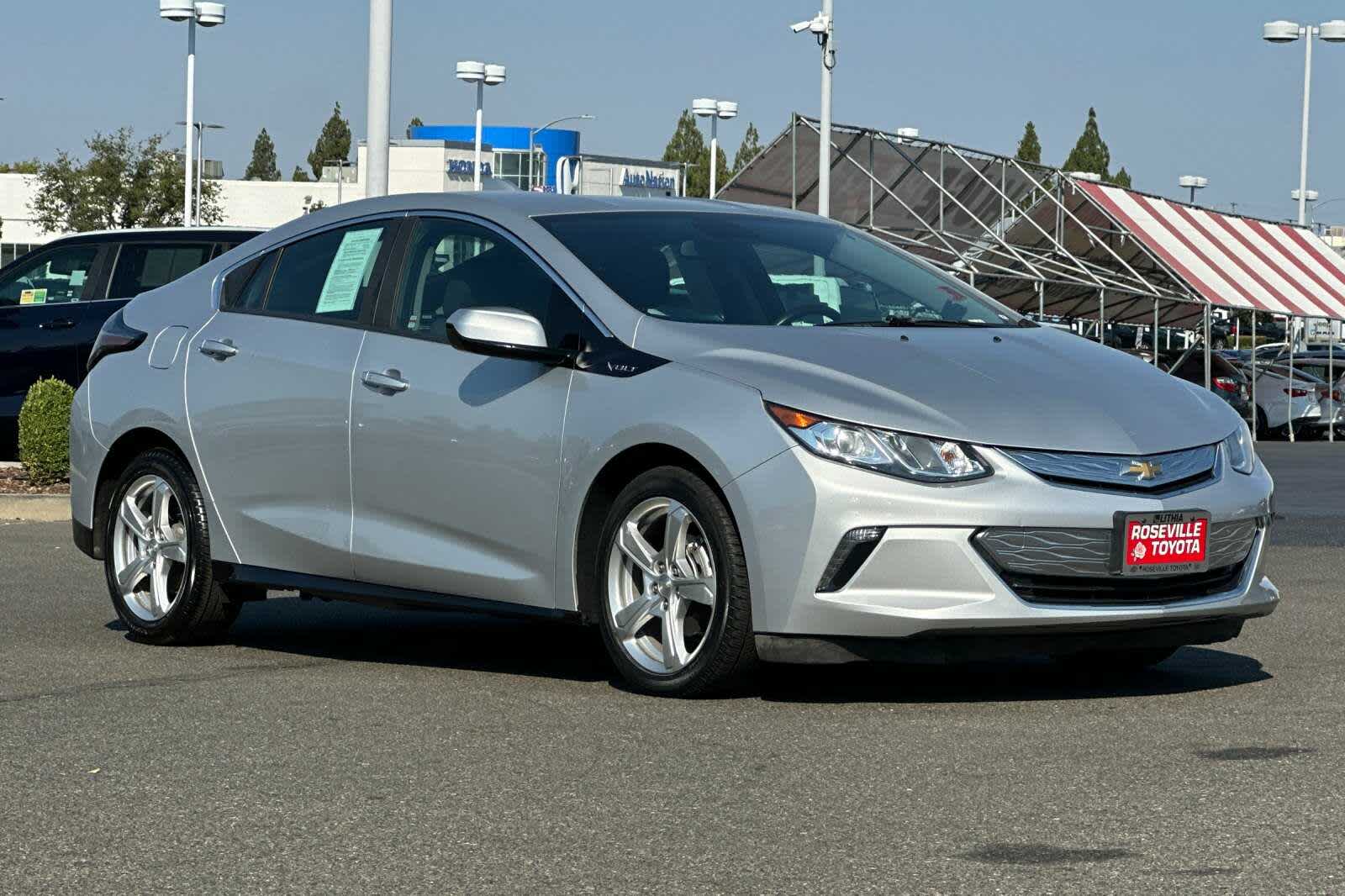 Thumbnail: 2017 Chevrolet Volt - 5
