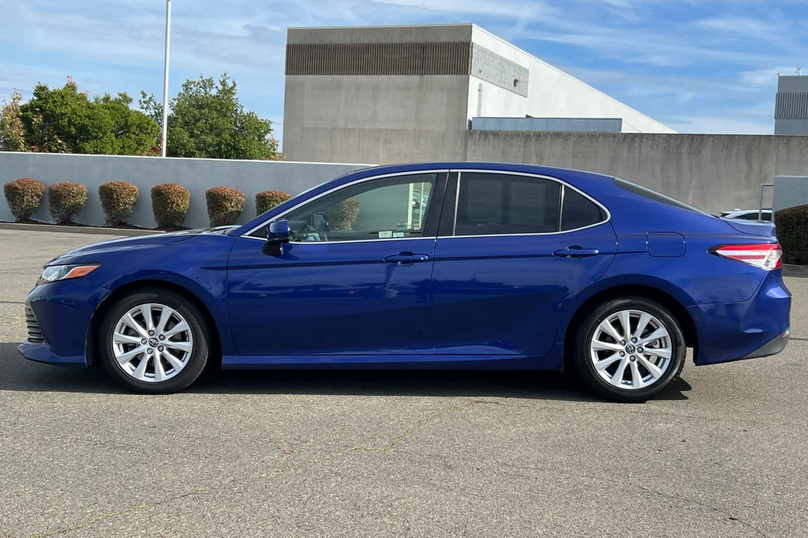 Thumbnail: 2018 Toyota Camry - 9