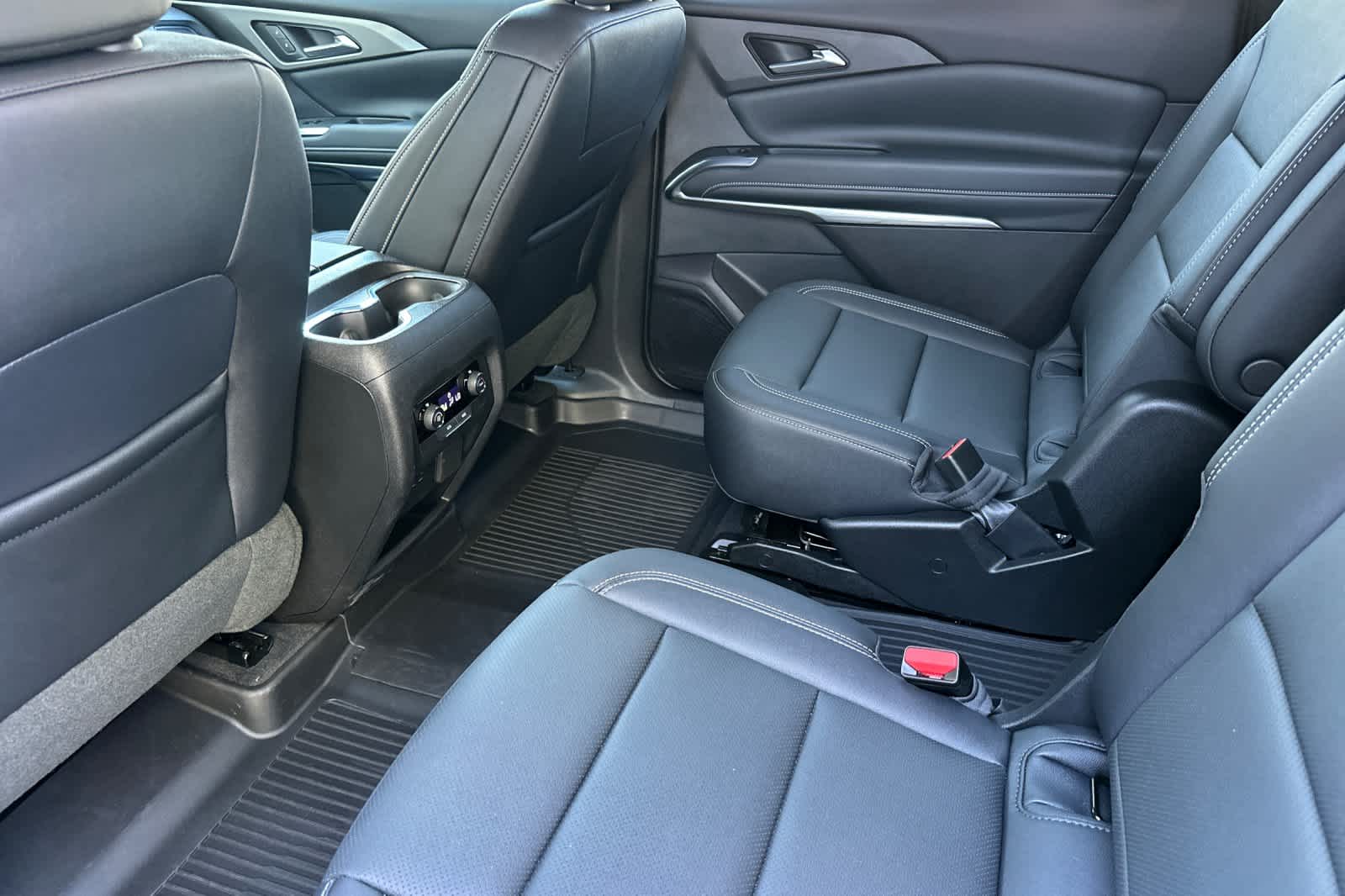 Thumbnail: 2026 Chevrolet Traverse - 4