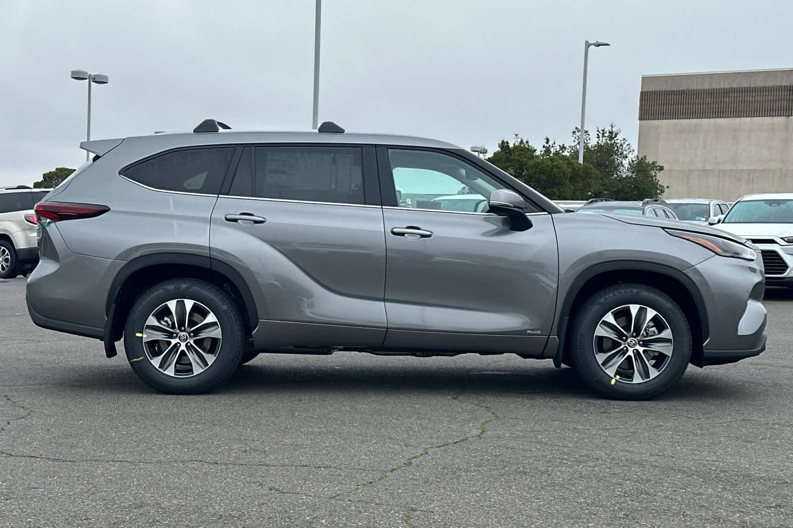 Thumbnail: 2026 Toyota Highlander - 8