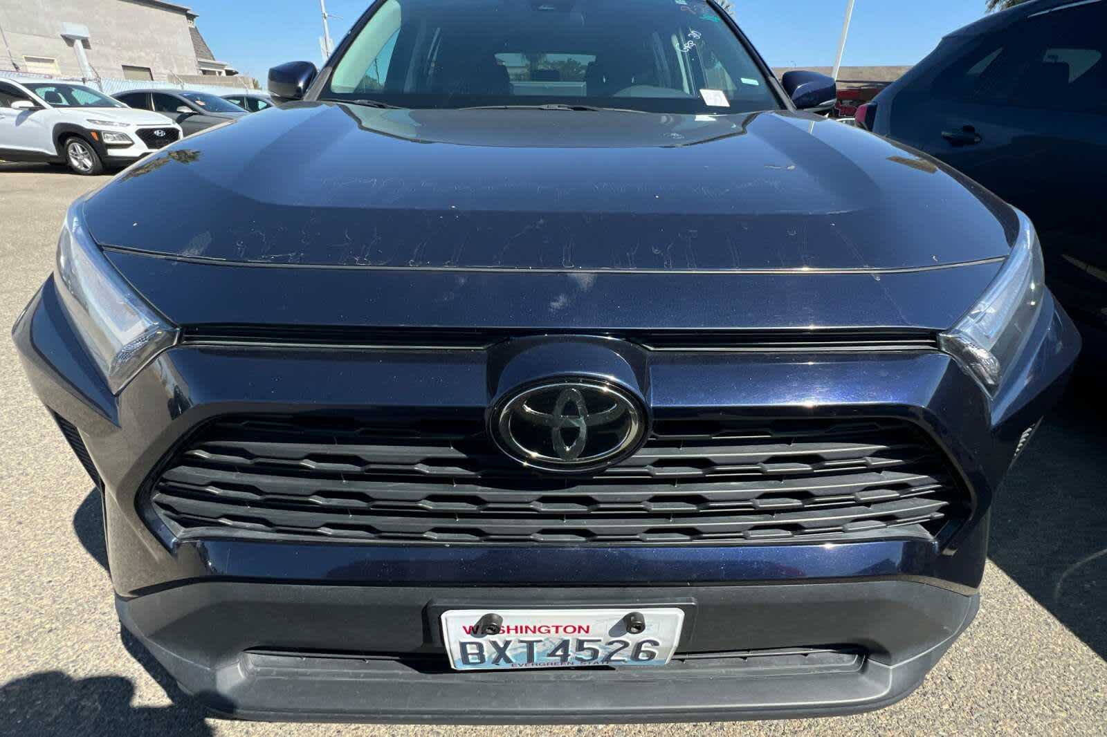 Thumbnail: 2022 Toyota RAV4 - 9
