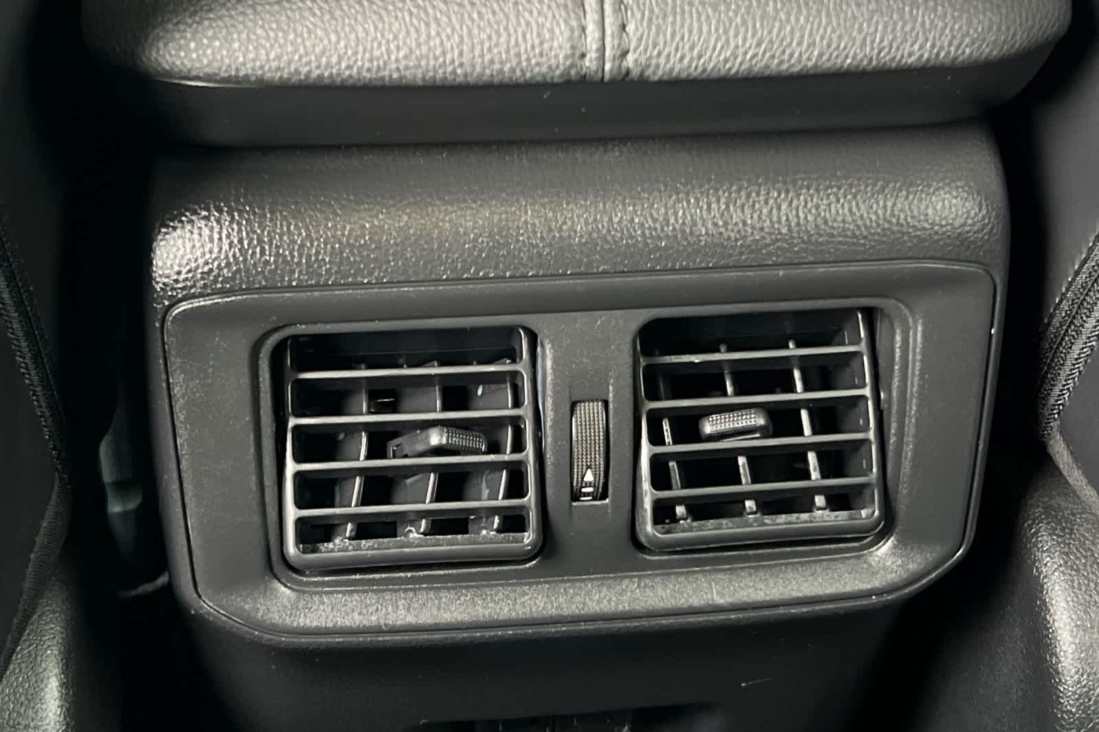 Thumbnail: 2022 Toyota RAV4 - 14