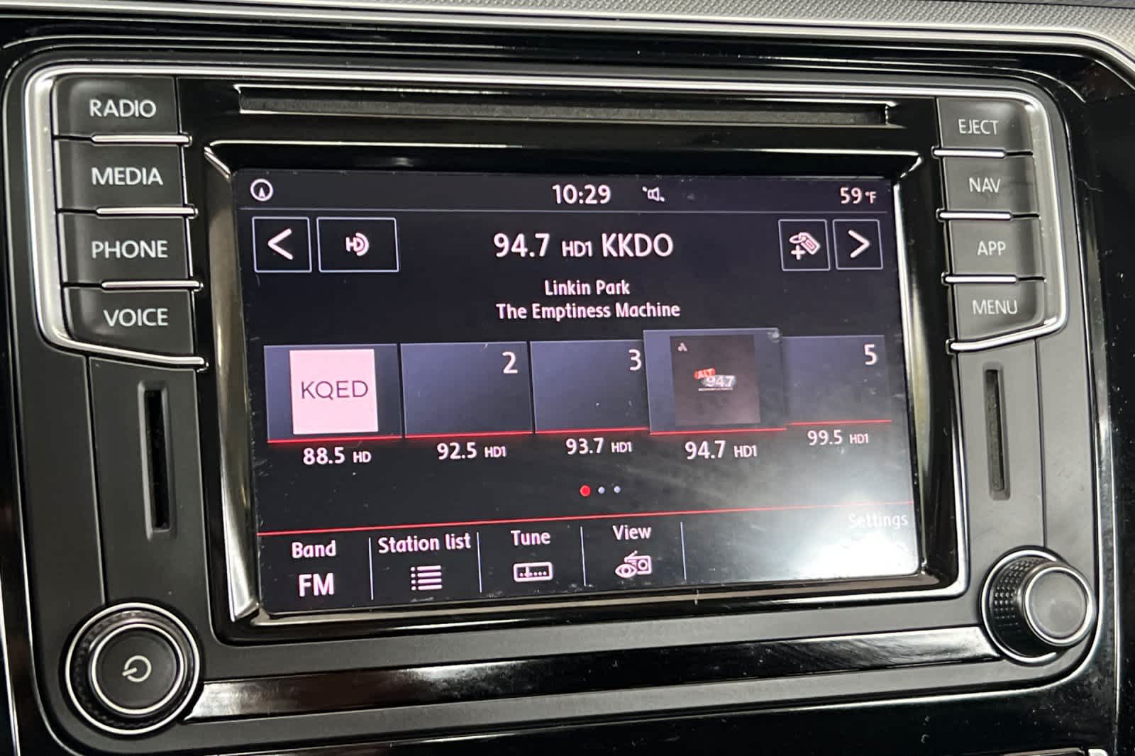 Thumbnail: 2018 Volkswagen Passat - 19