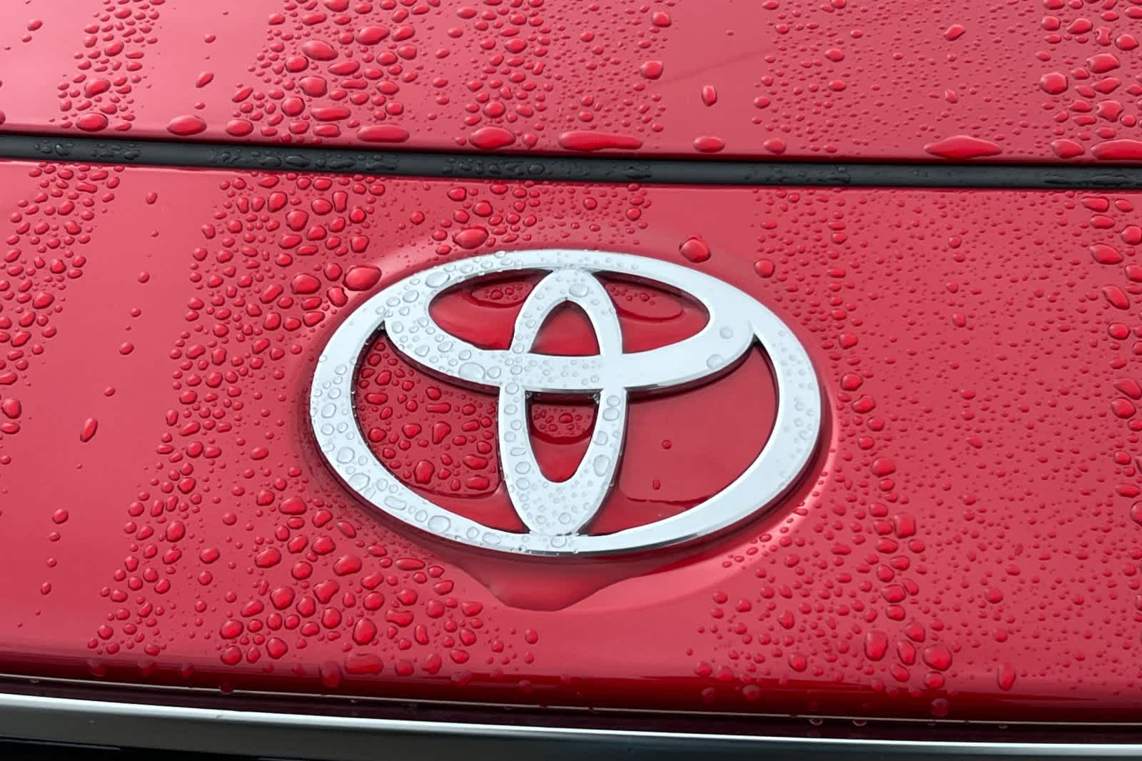 Thumbnail: 2023 Toyota bZ4X - 10