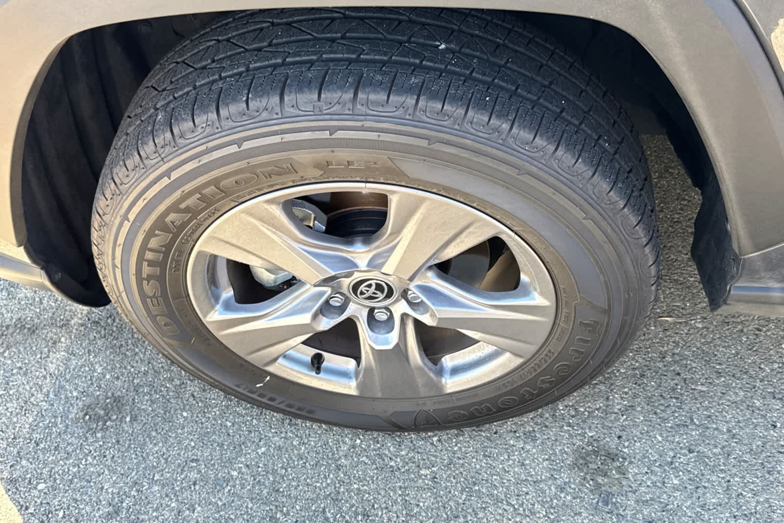 Thumbnail: 2025 Toyota RAV4 - 9