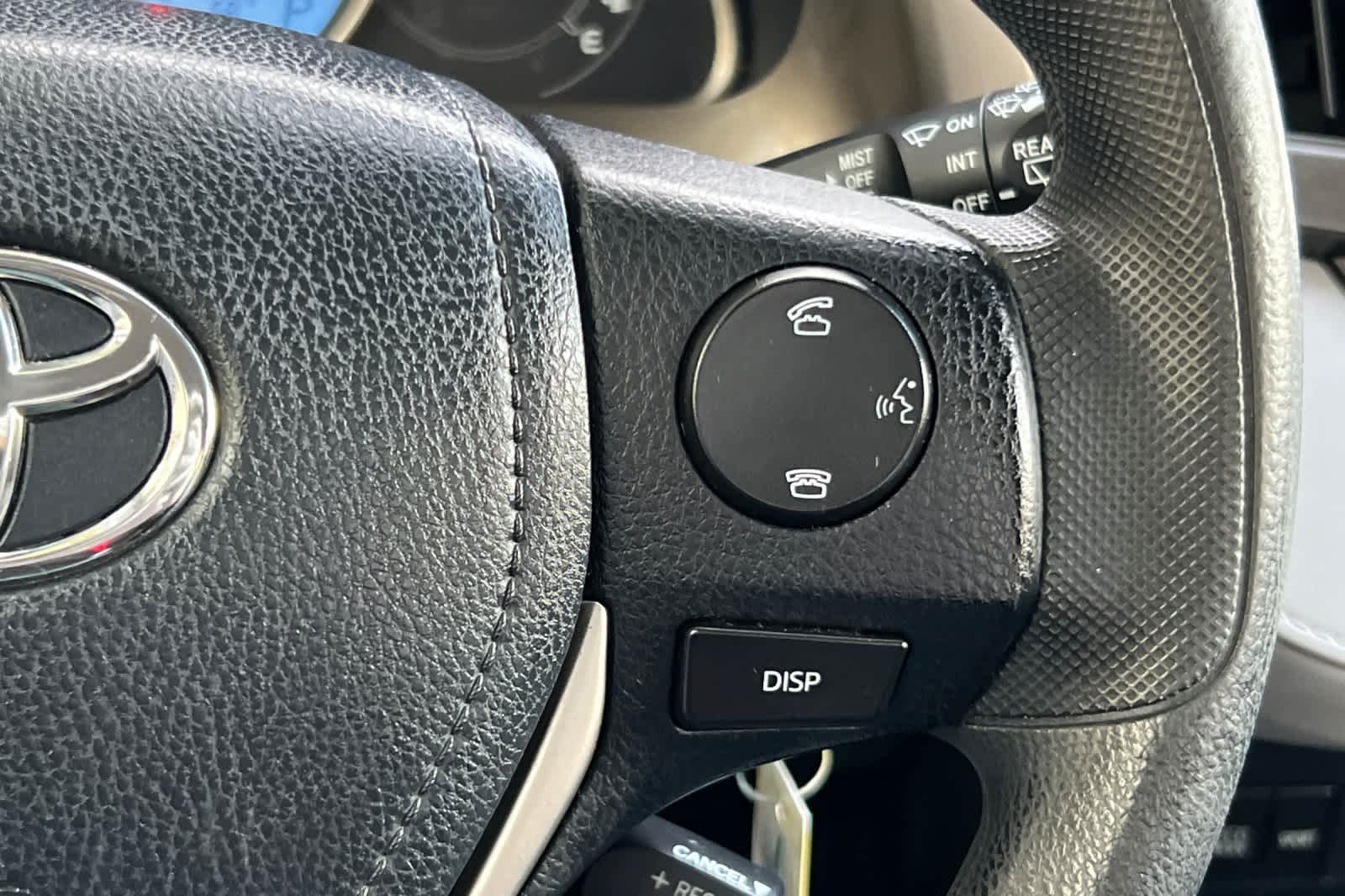 Thumbnail: 2015 Toyota RAV4 - 25