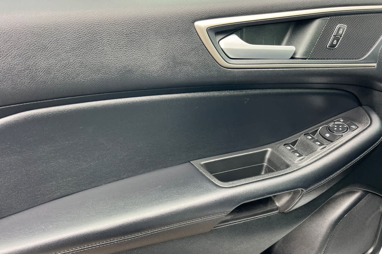 Thumbnail: 2022 Ford Edge - 12