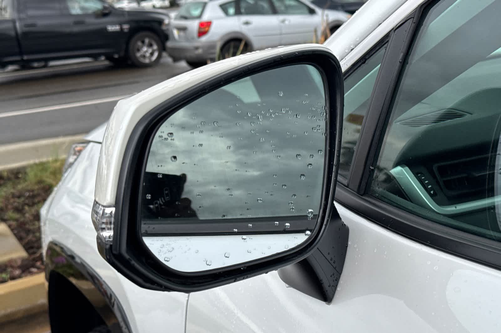 Thumbnail: 2024 Toyota RAV4 - 20