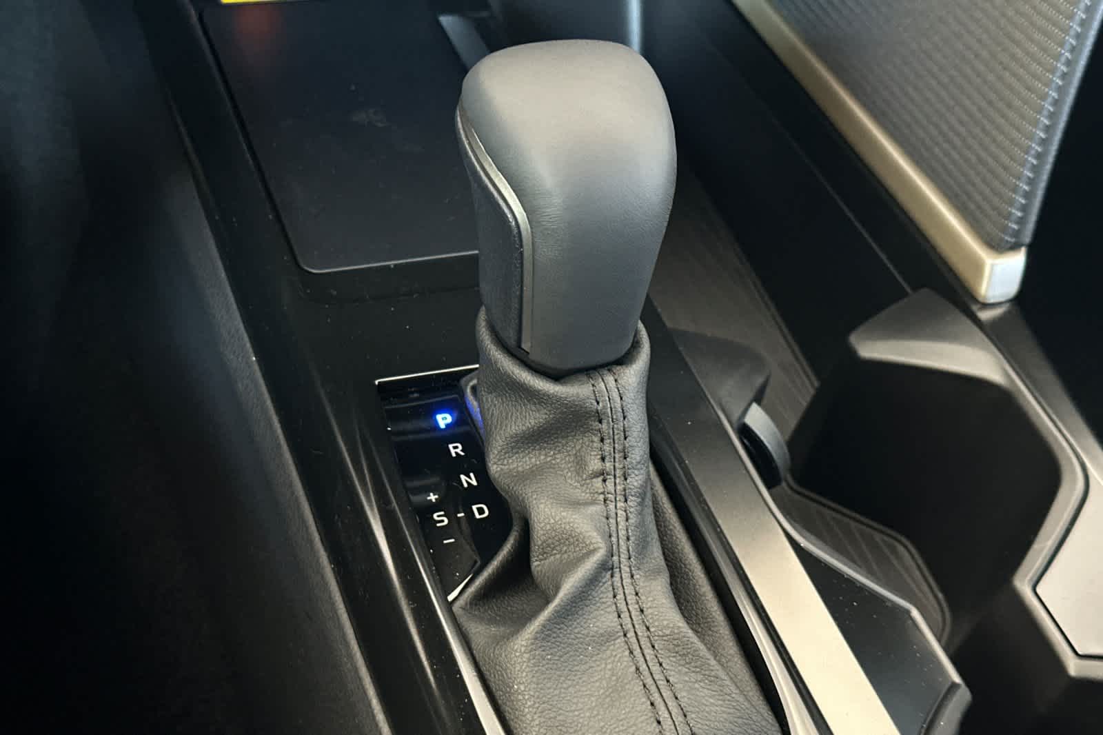 2025 Toyota Camry SE 22