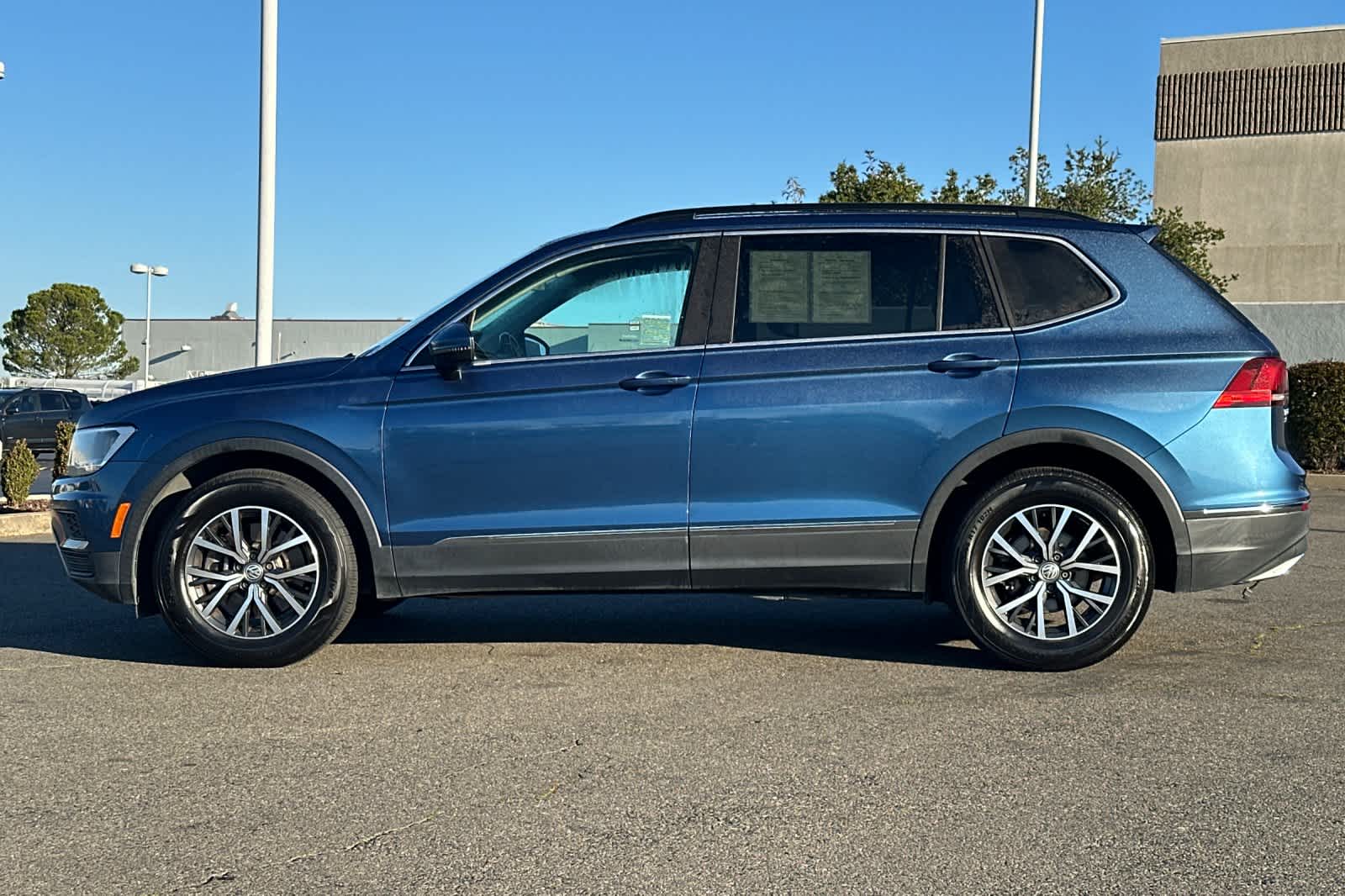 Thumbnail: 2018 Volkswagen Tiguan - 9