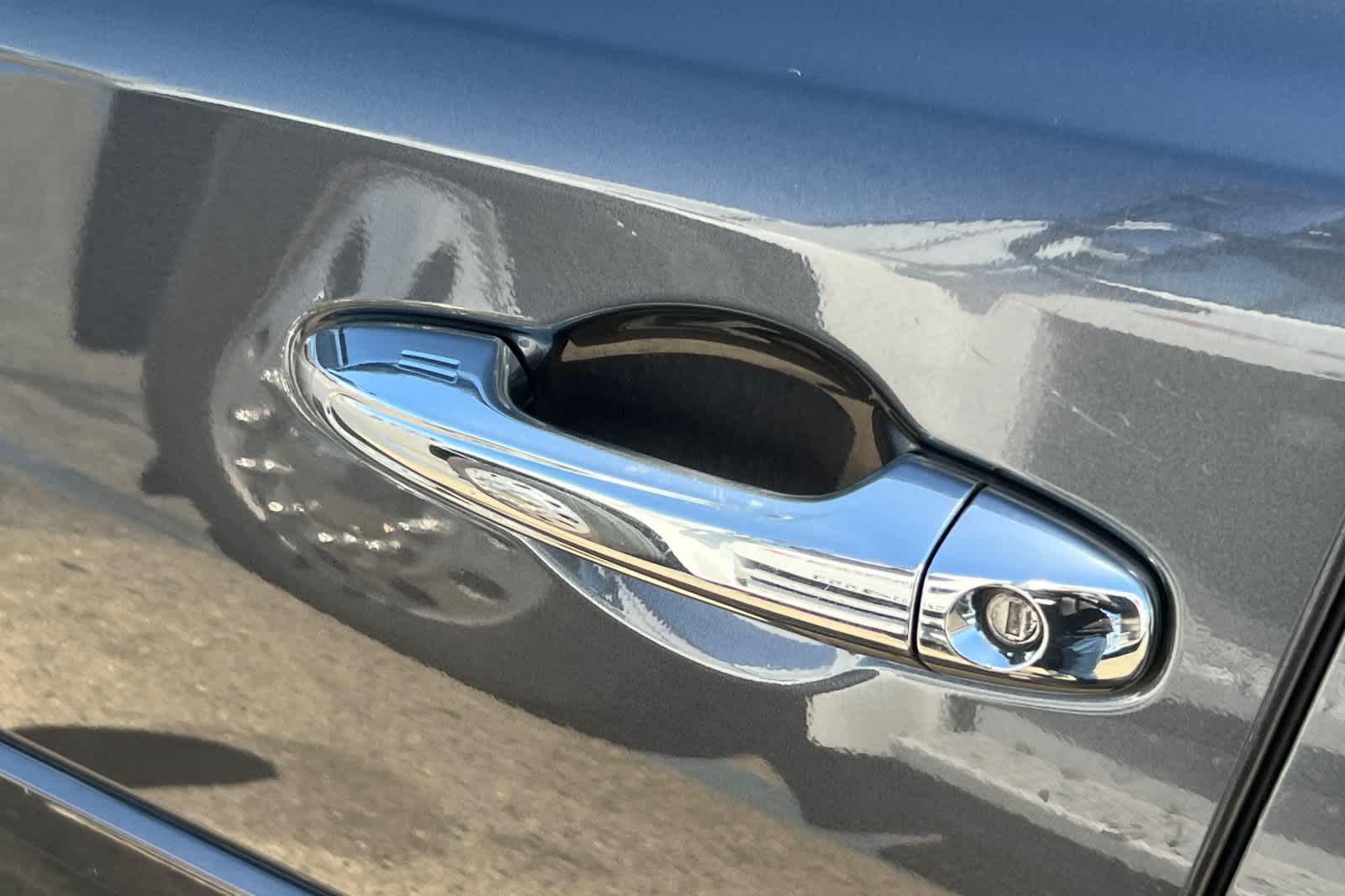 Thumbnail: 2017 Toyota RAV4 - 7