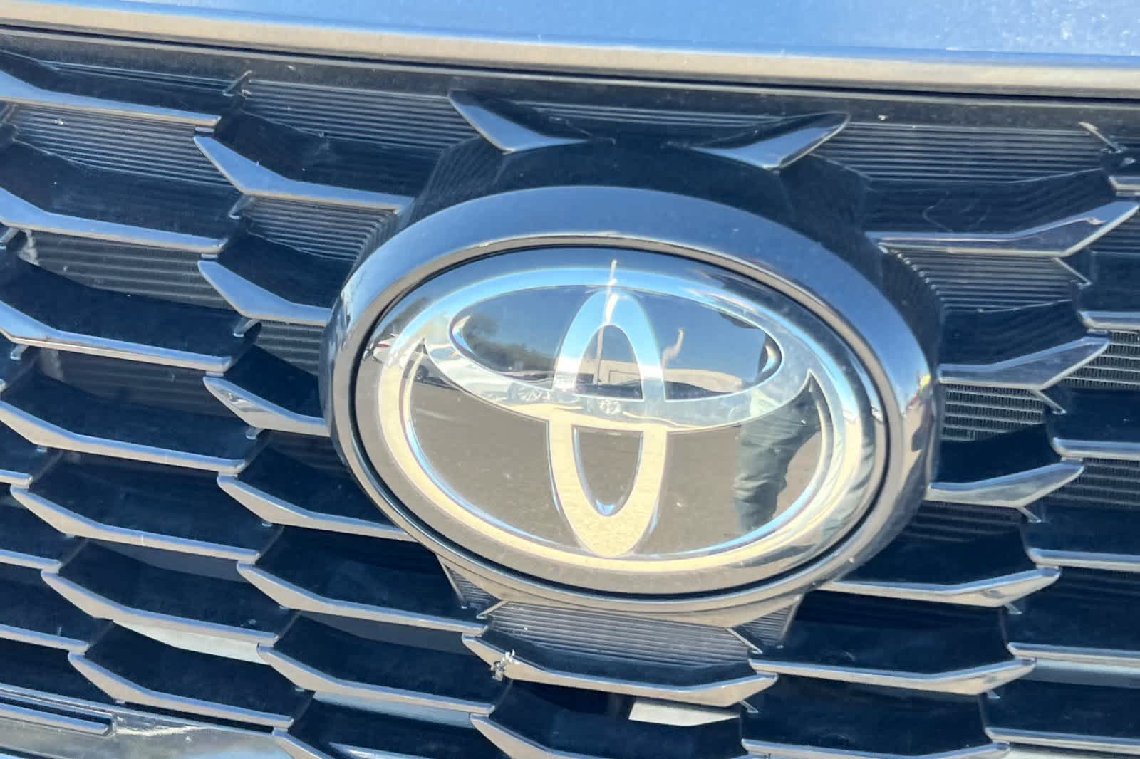 Thumbnail: 2023 Toyota Highlander - 10